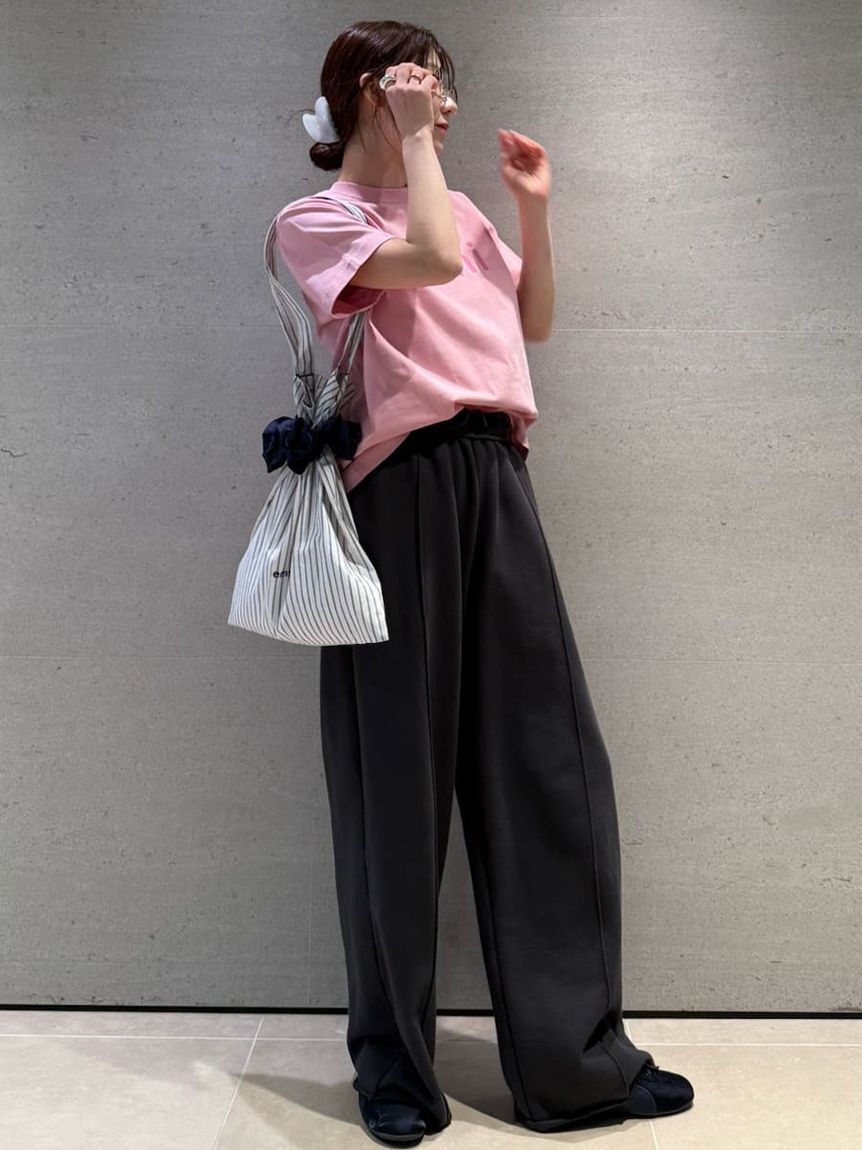 emmi atelier「【ONLINE限定カラーあり】シュシュ付きemmiロゴトートバッグ」|トートバッグ|
