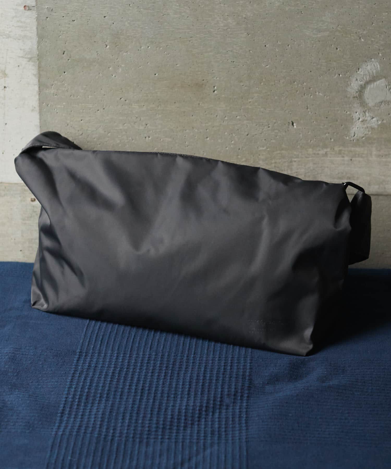 URBAN RESEARCH DOORS「『撥水』『別注』YAKPAK&times;DOORS　SHOULDER BAG M」|ショルダー・メッセンジャー|