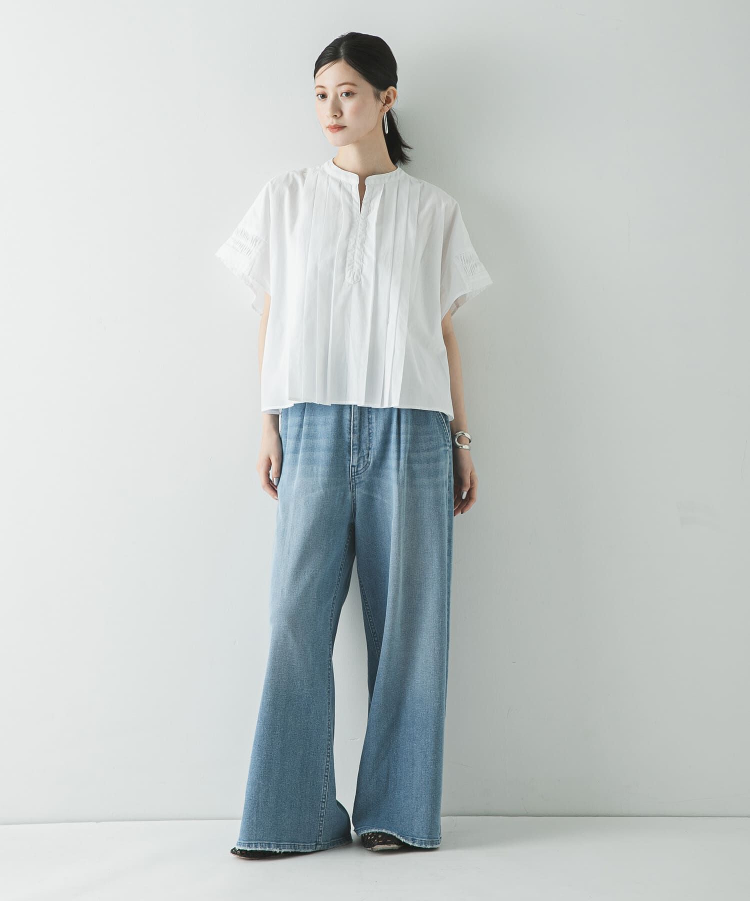 URBAN RESEARCH「ハーフスリーブタックショートシャツ」|シャツ・ブラウス|