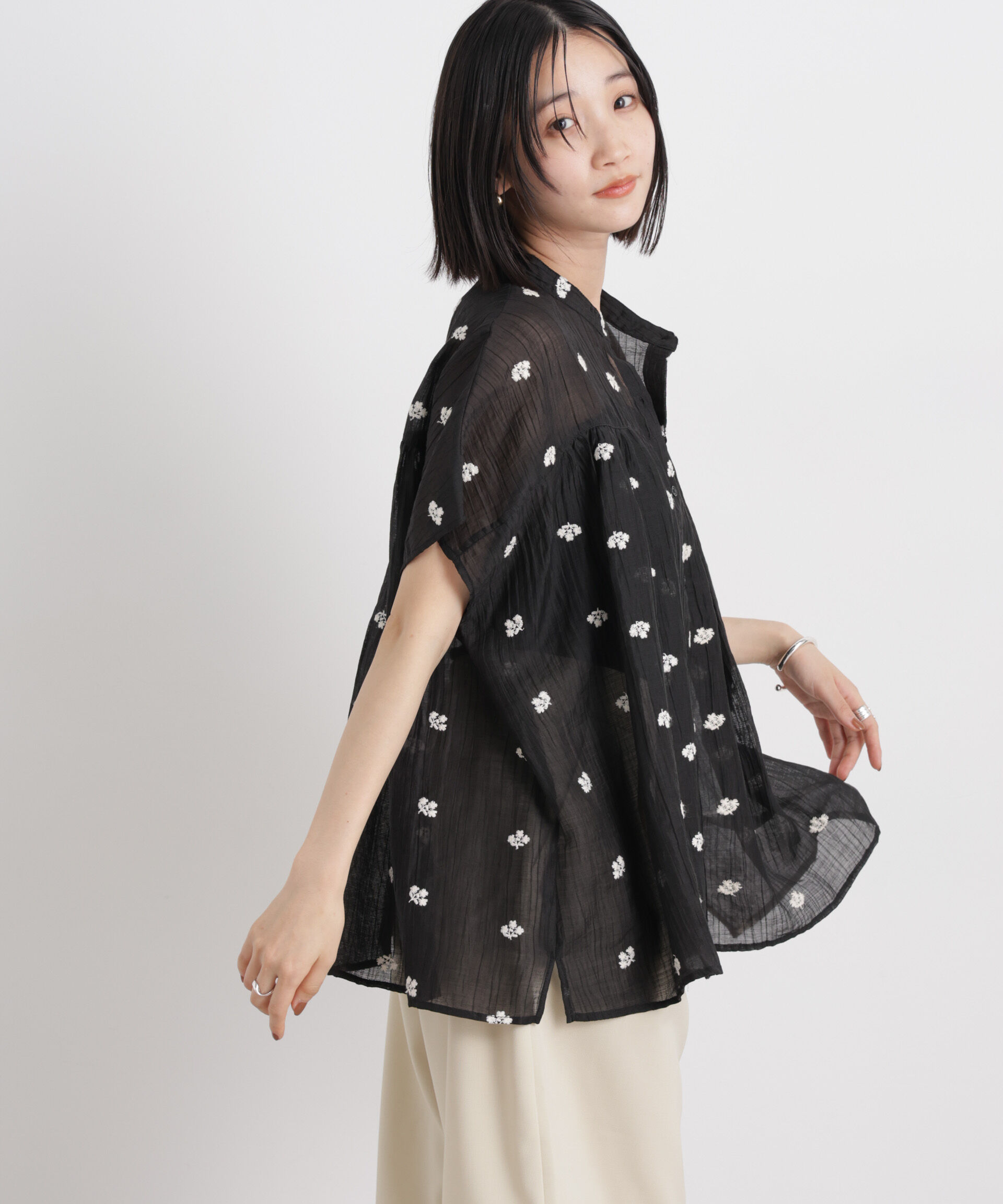 nano･universe「小花柄エンブロイダリーシアーワイドブラウス」|シャツ・ブラウス|