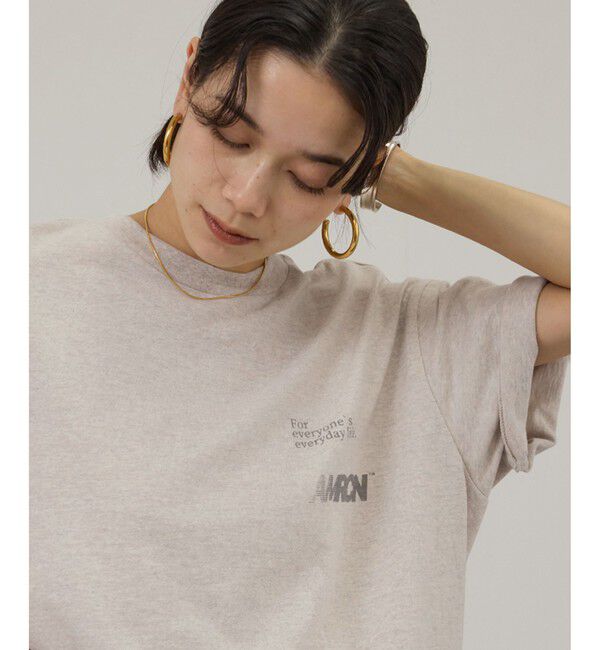 SALON adam et rope'「【Americana（アメリカーナ）】ラフィー丸胴 プリントT / ポイントロゴ」|Tシャツ・カットソー|