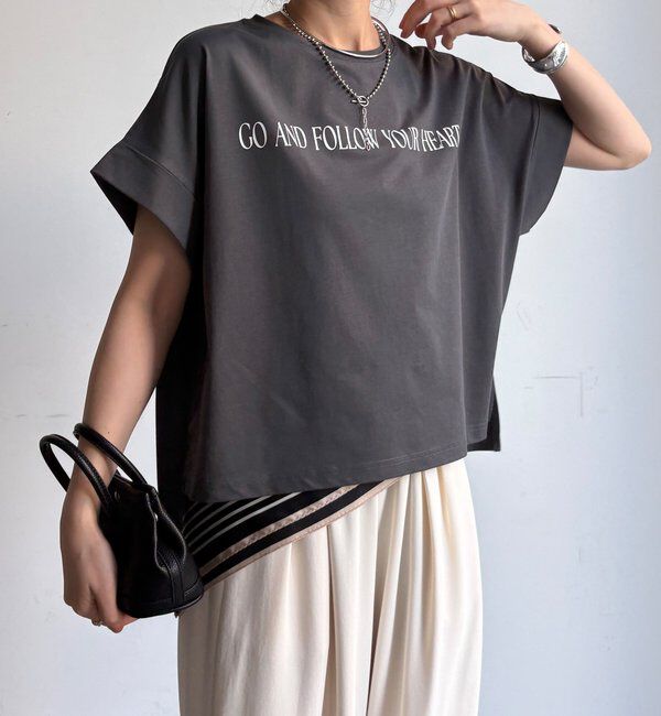  「【WEB限定】ロールアップロゴプリントワイドTEE」|Tシャツ・カットソー|