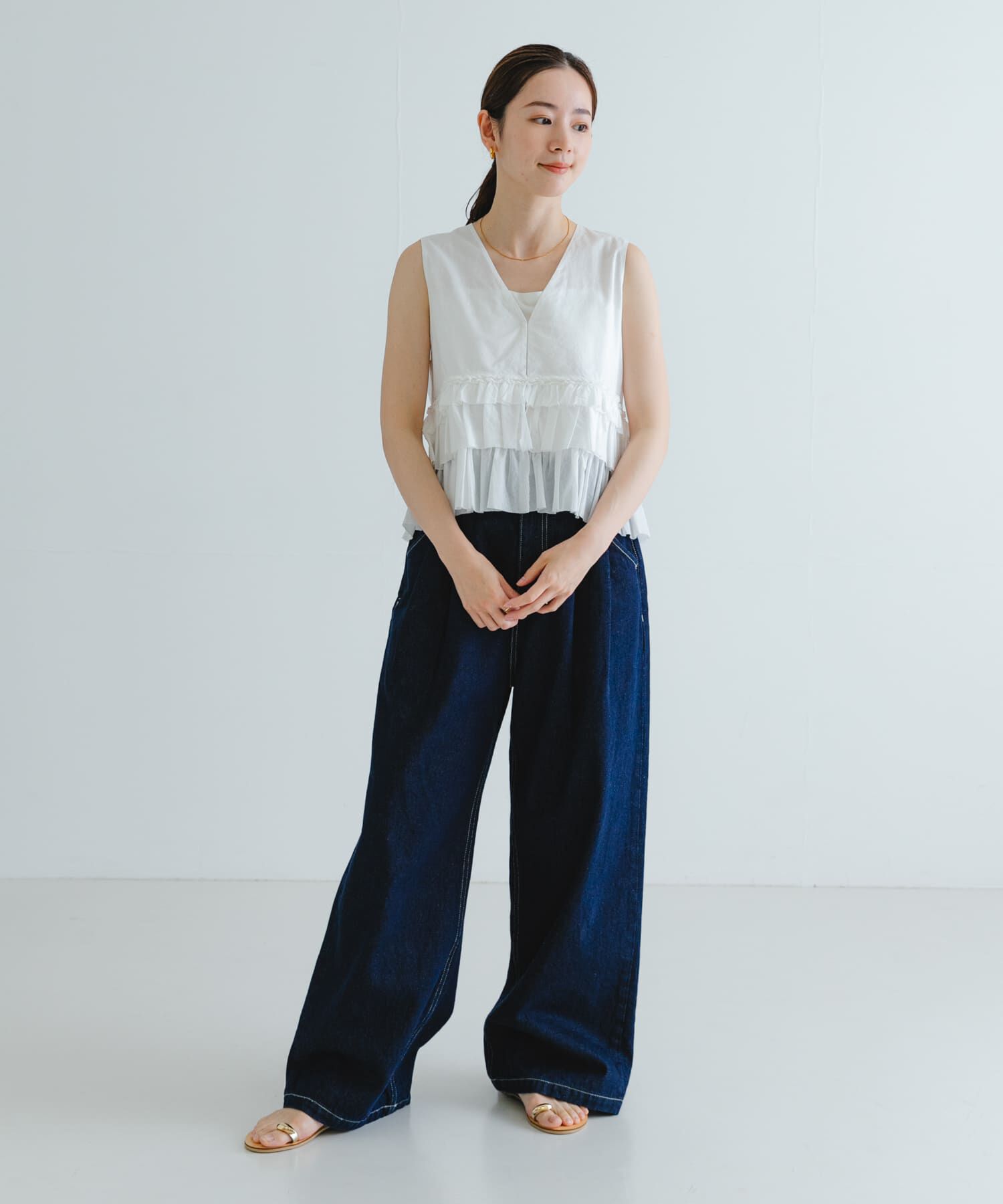 URBAN RESEARCH「ノースリーブフリルブラウス」|シャツ・ブラウス|