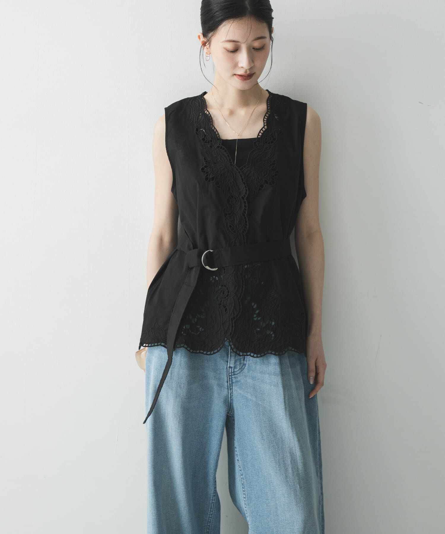 URBAN RESEARCH「カットワーク刺繍ジレ」|シャツ・ブラウス|