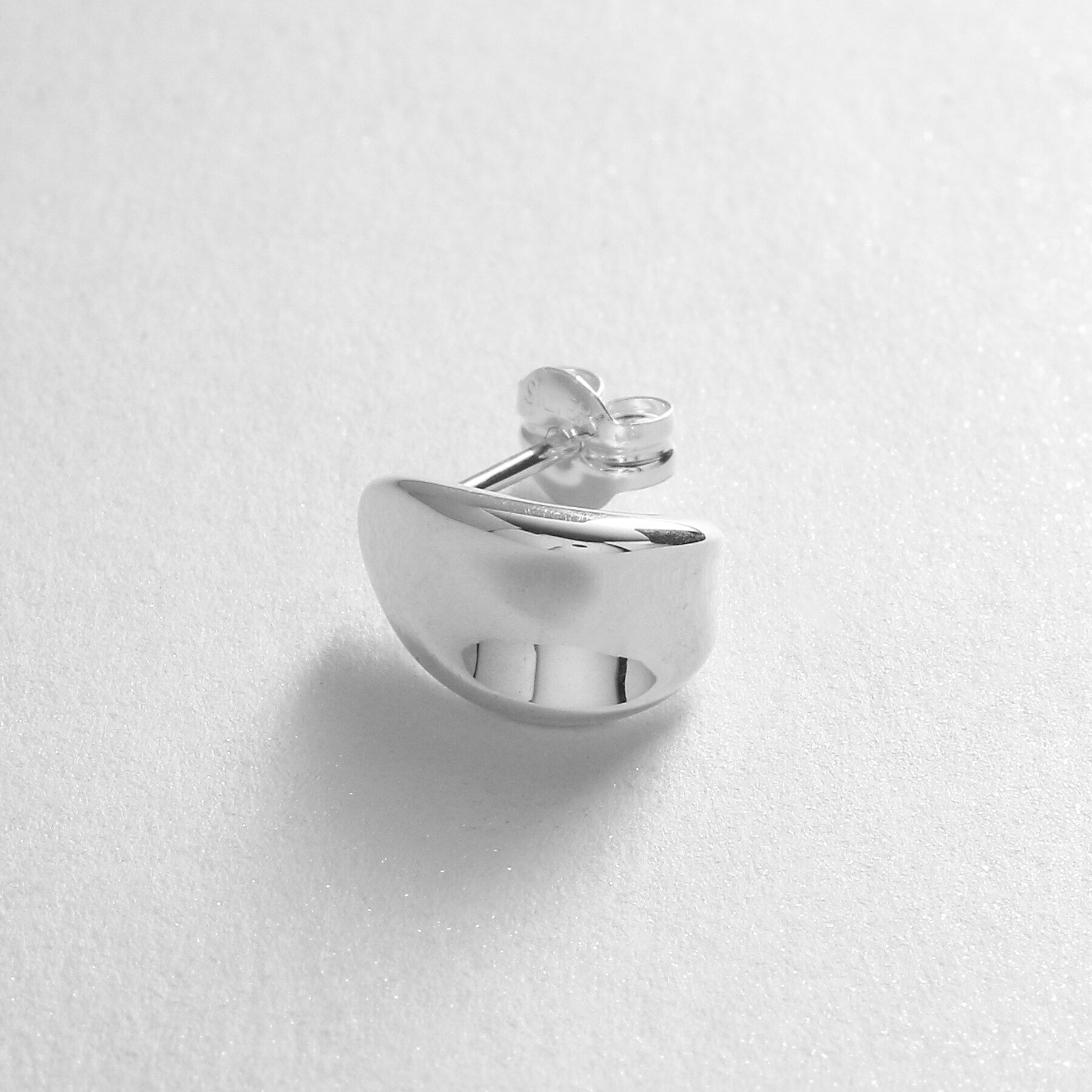 COCOSHNIK ONKITSCH「シルバー スモールフープ ホロウピアス」|ピアス|