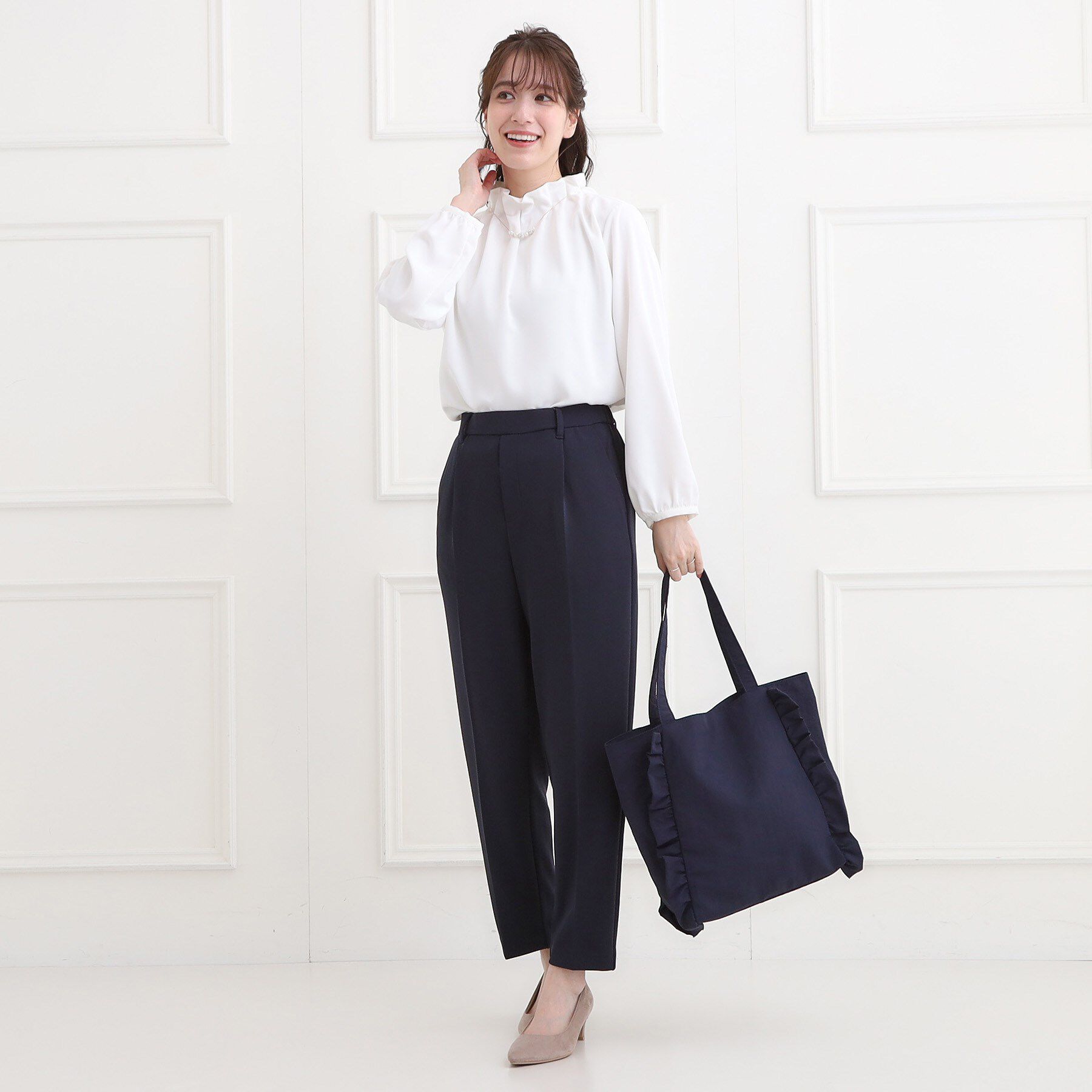 SHOO･LA･RUE「【洗濯機可】上品で華やか スタンドフリルブラウス」|シャツ・ブラウス|
