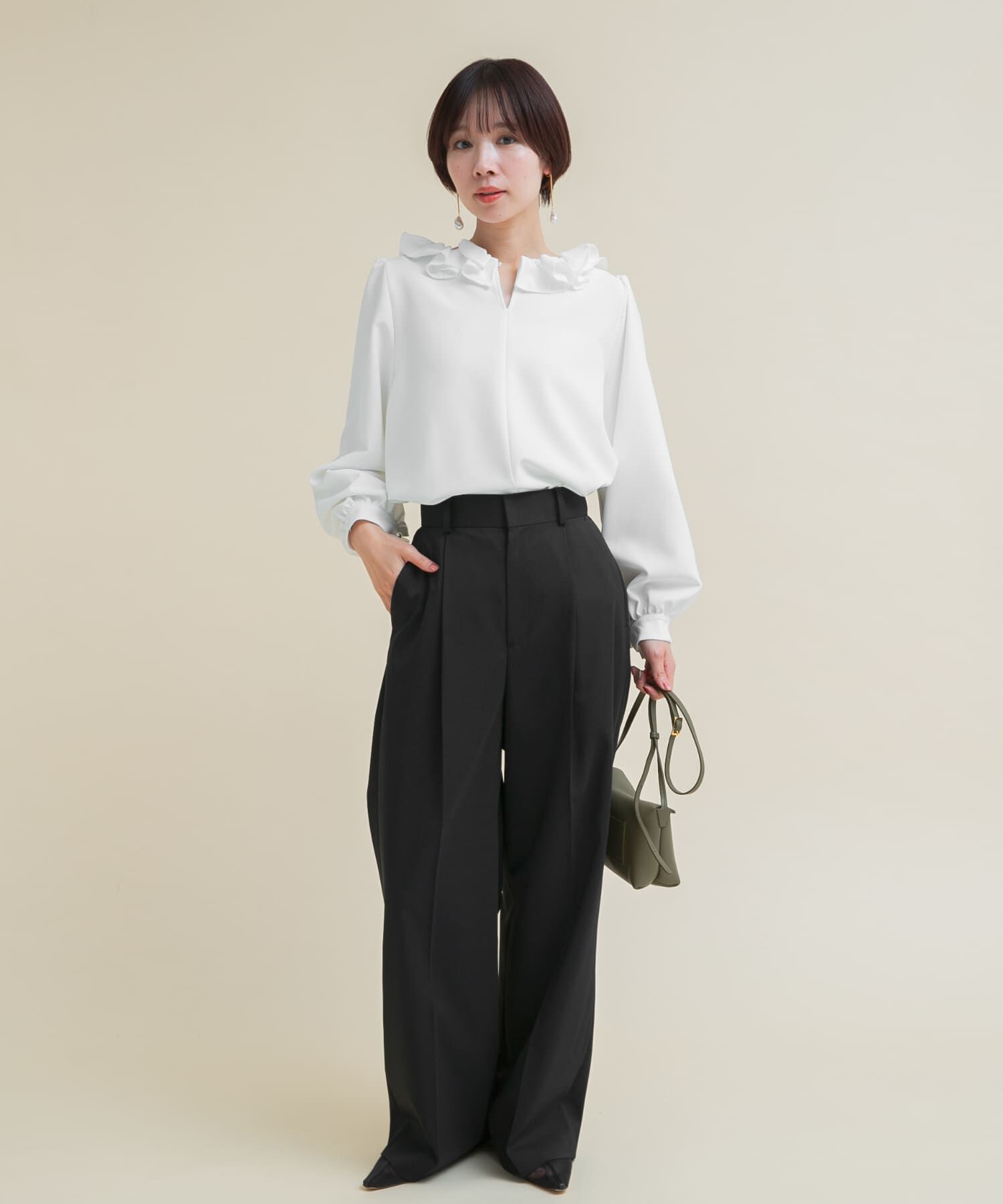 URBAN RESEARCH ROSSO「『WEB限定』コサージュカラー2WAYブラウス」|シャツ・ブラウス|