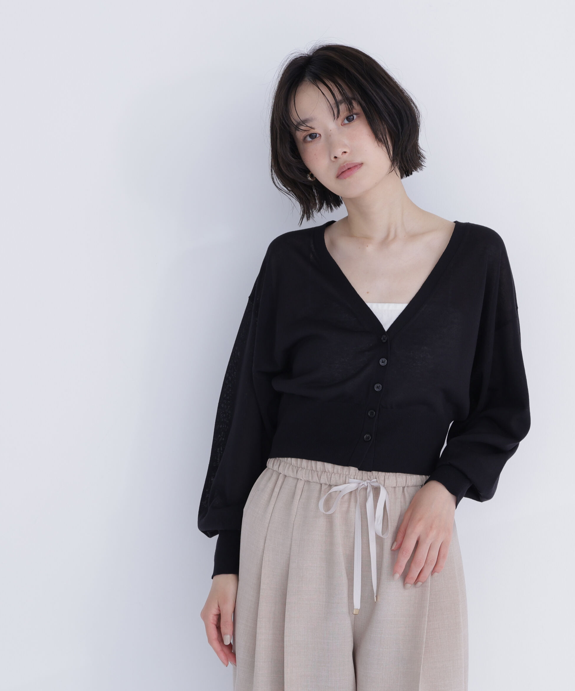  「〈ちょうど、いい服〉さらりと、涼しげ麻混カーディガン」|ニット・セーター|