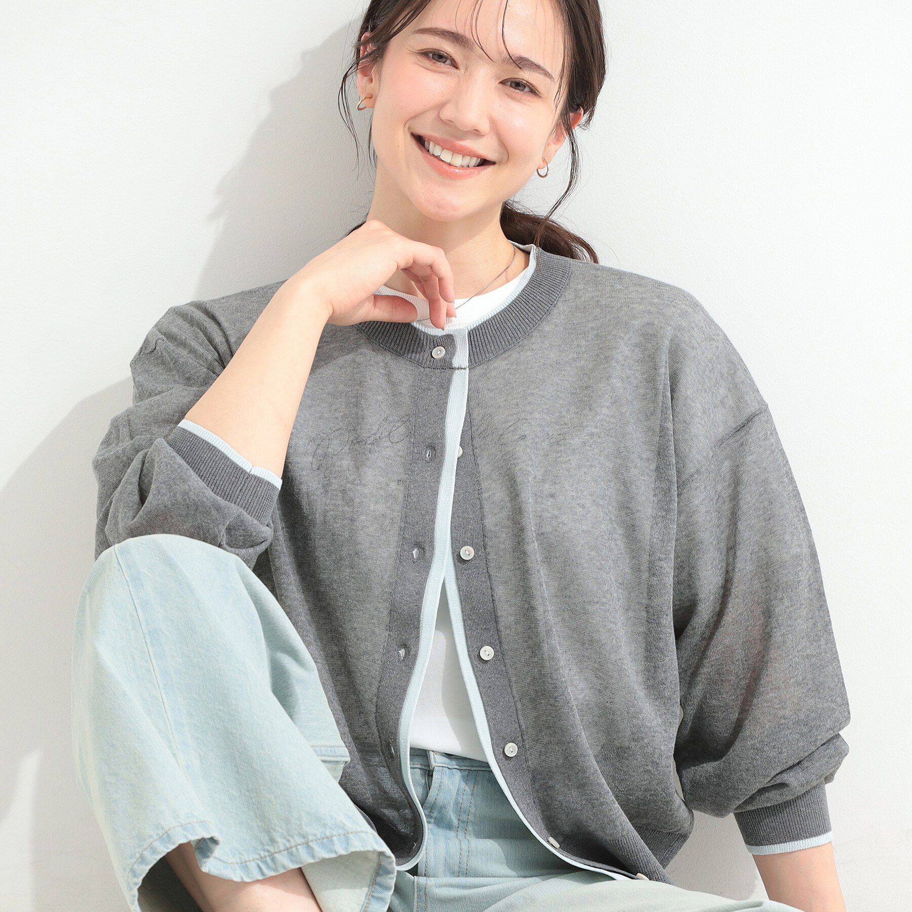 SHOO･LA･RUE「【S-LL/洗濯機可】1枚でこなれ見え 配色シアーカーディガン」|カーディガン|グレー(012)