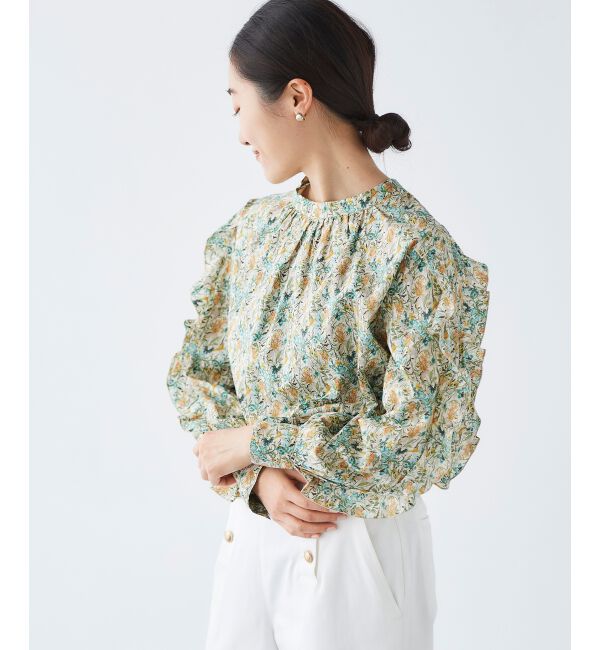 le.coeur blanc「《手洗い可能》Perle Peche フラワー柄スリーブフリルブラウス」|シャツ・ブラウス|