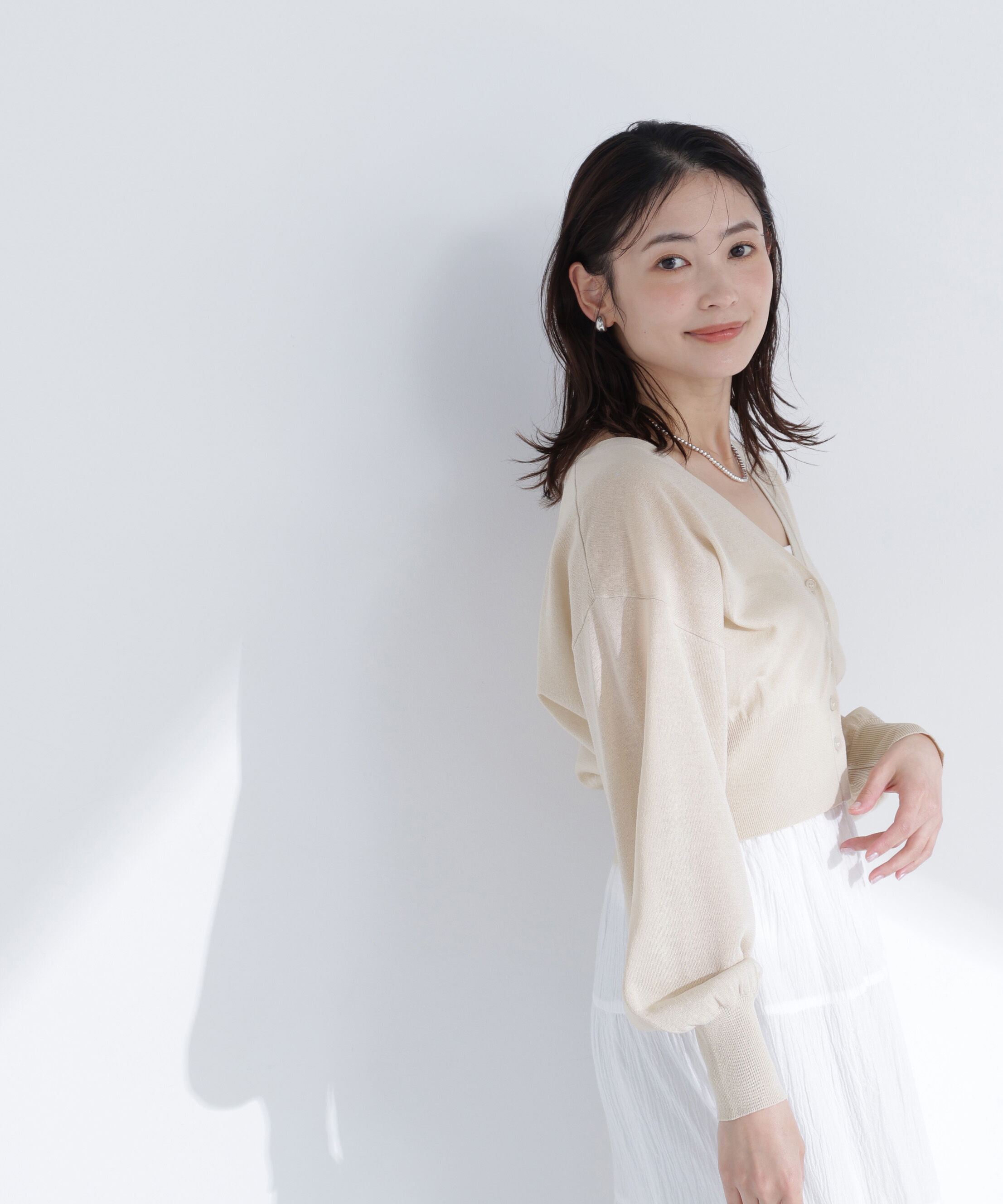  「〈ちょうど、いい服〉さらりと、涼しげ麻混カーディガン」|ニット・セーター|