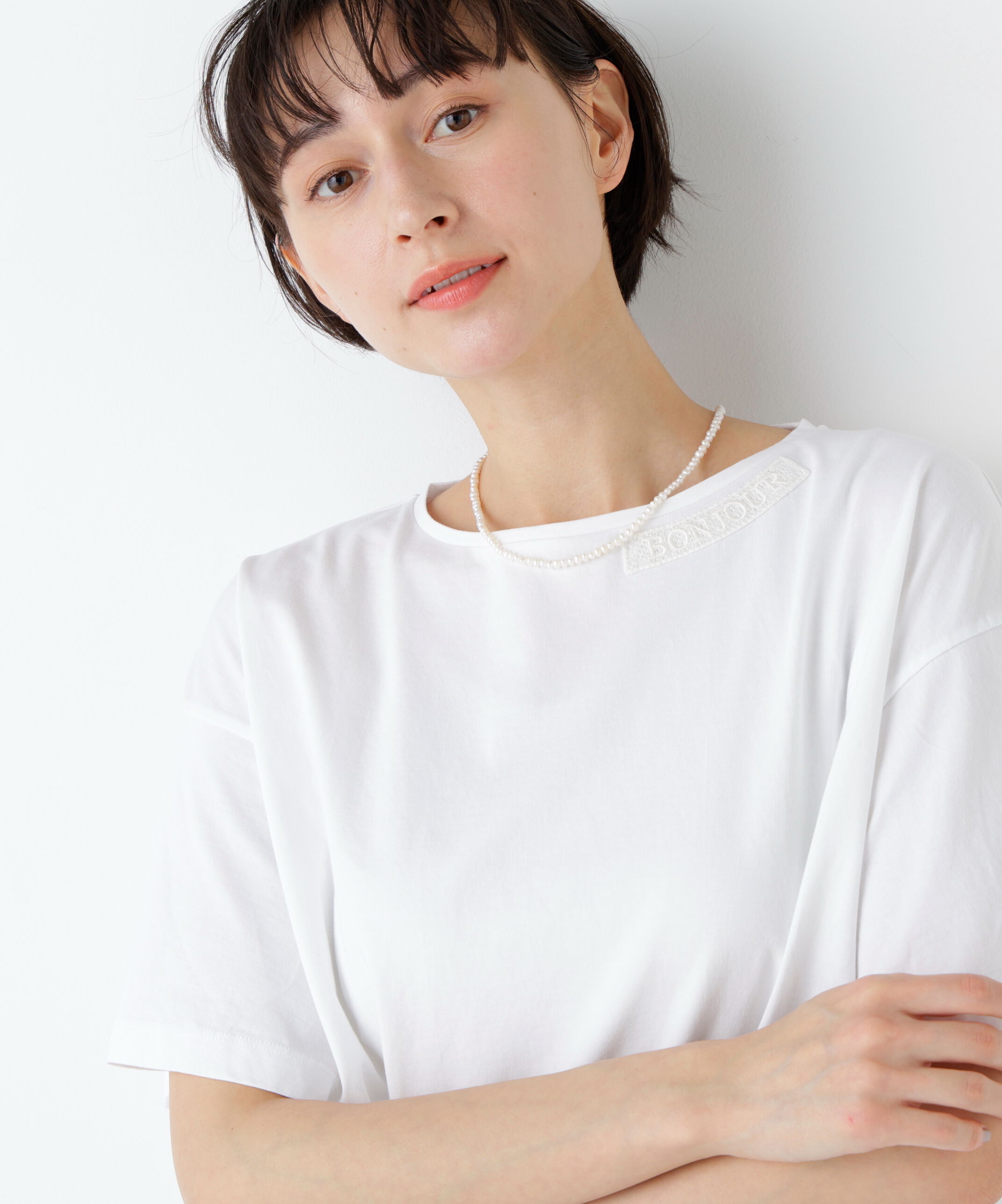  「《洗える》Bonjour刺繍モチーフＴシャツ」|Tシャツ・カットソー|ホワイト