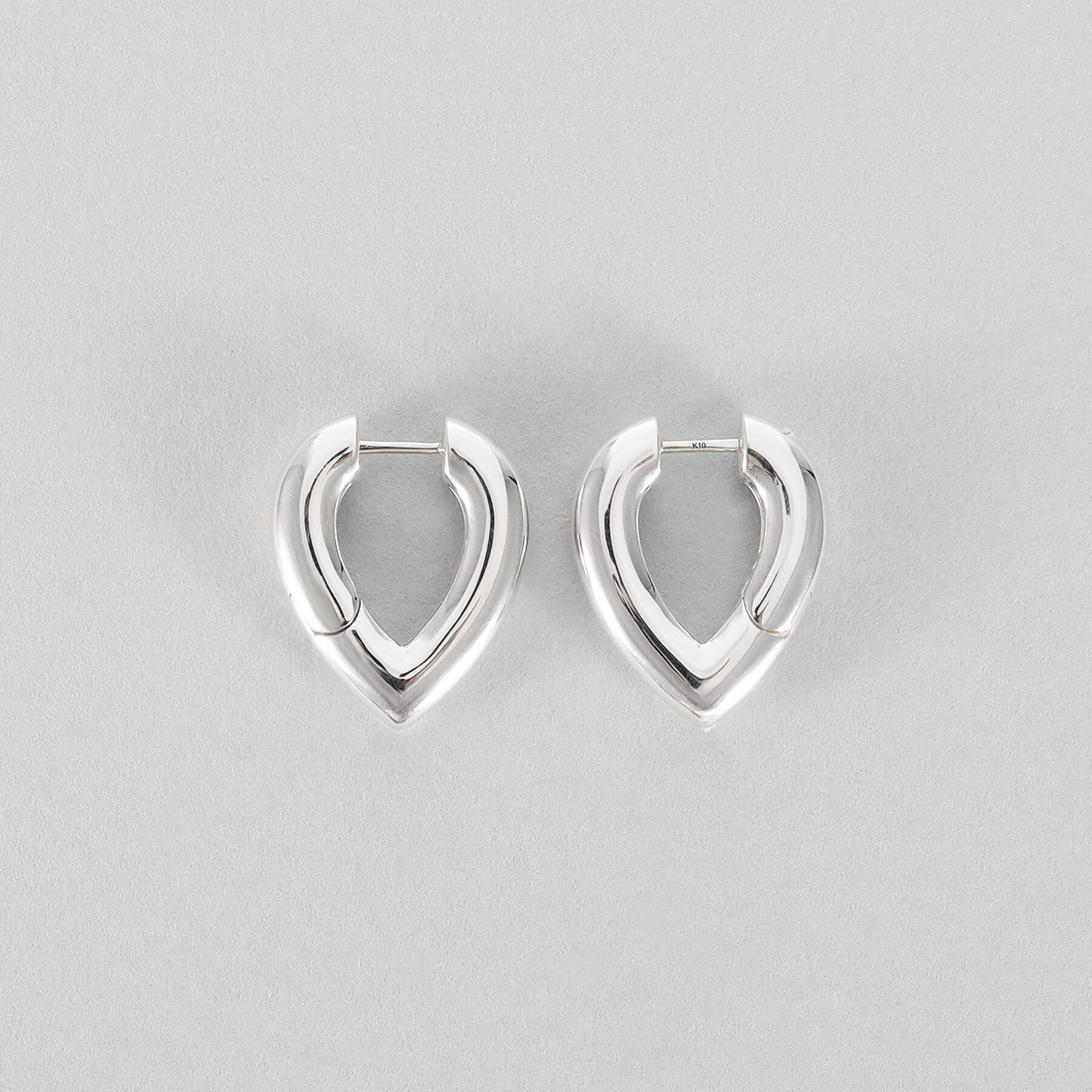 COCOSHNIK ONKITSCH「シルバー ハギーフープ ドロップピアス」|ピアス|