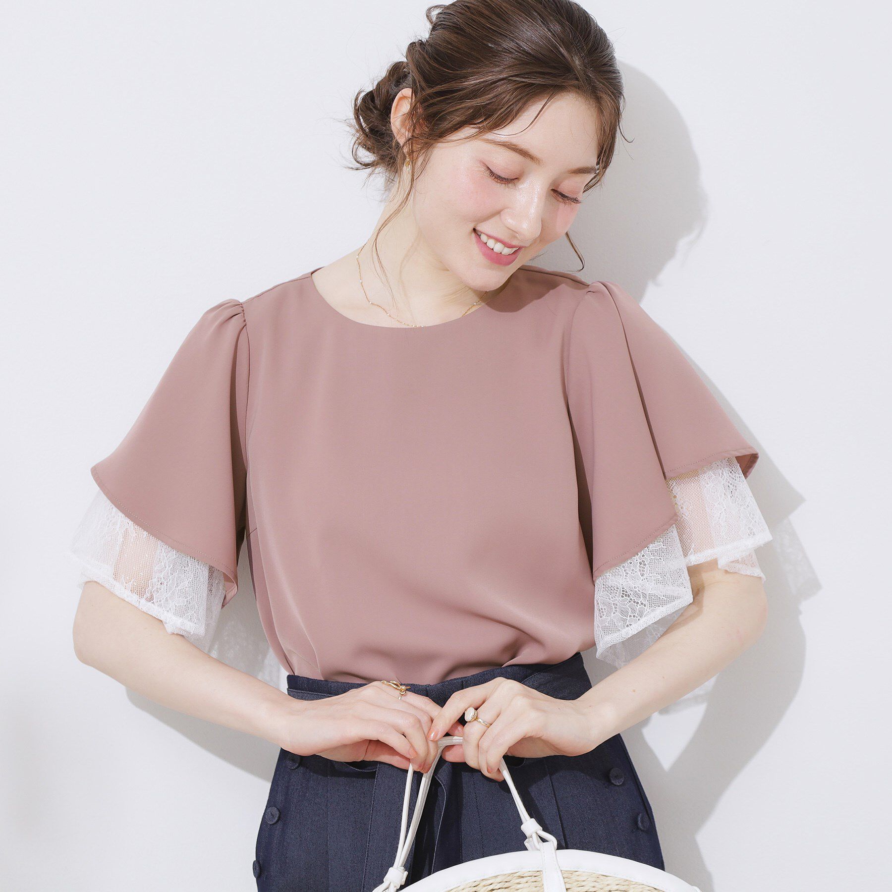 Couture broach「【マシンウォッシャブル・一枚で着映える】レース重ねフレアブラウス」|シャツ・ブラウス|ピンクベージュ(05
