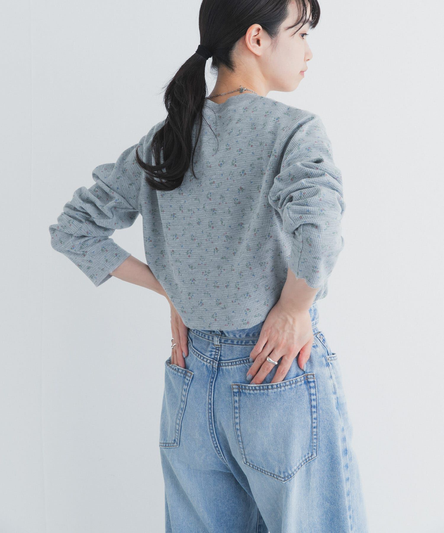 URBAN RESEARCH DOORS「『スタッフ企画』小花柄サーマルロングTシャツ」|Tシャツ・カットソー|