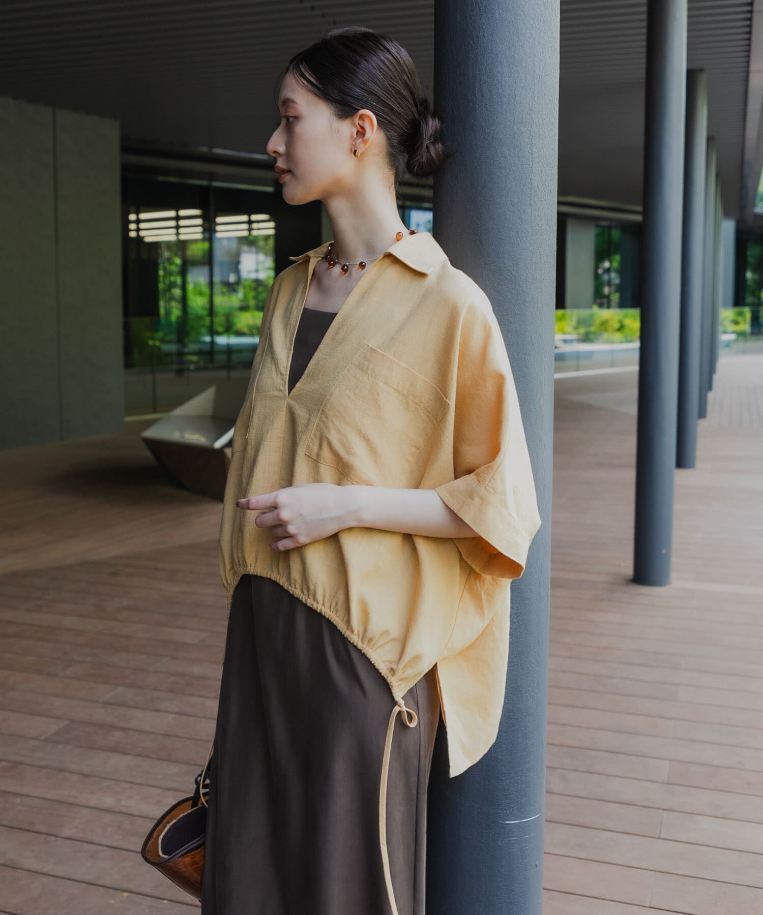 URBAN RESEARCH「ラミーレーヨンハーフスリーブギャザーヘムシャツ」|シャツ・ブラウス|