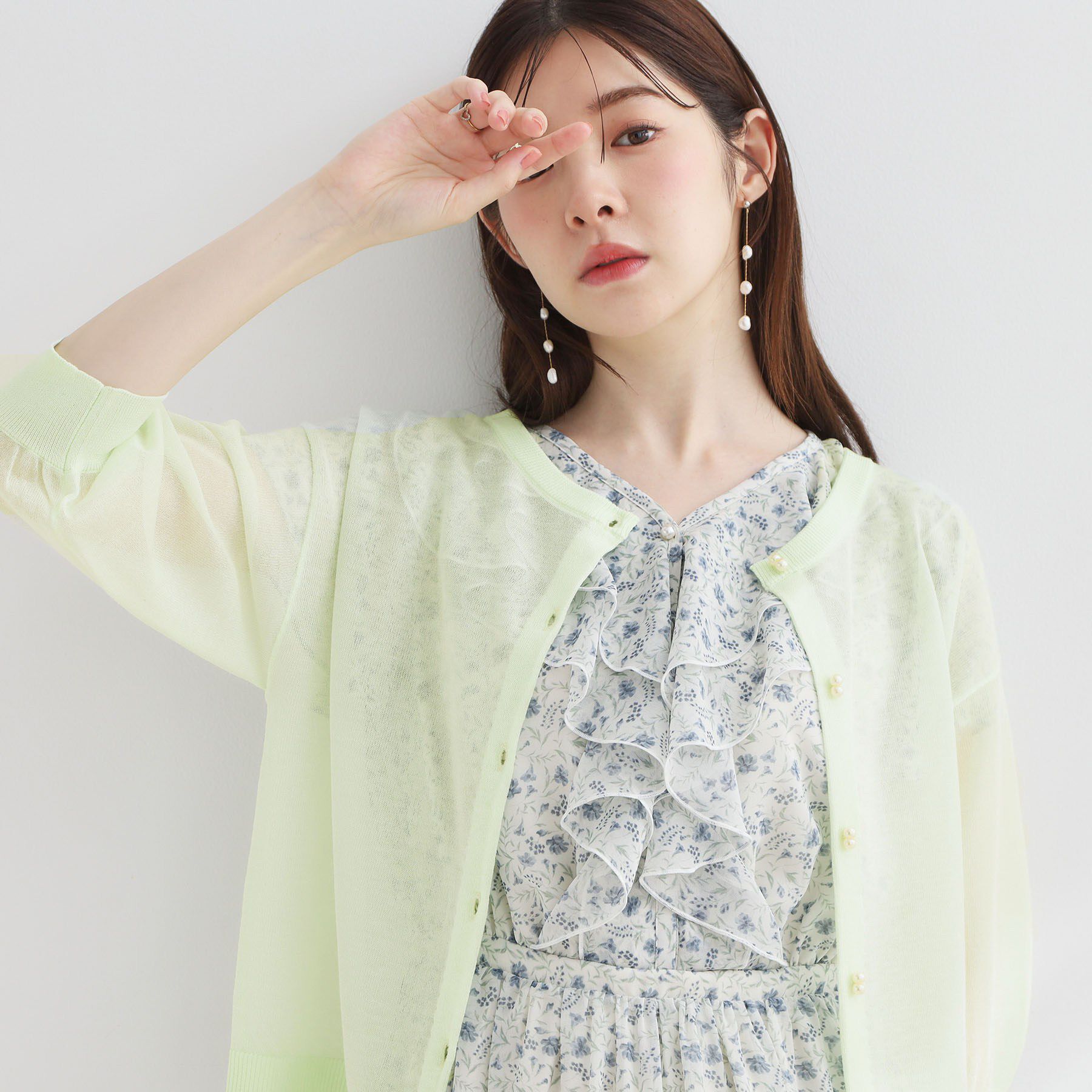 Couture broach「【前後2WAY・洗える】愛され5分袖カーディガン」|カーディガン|ライトグリーン(02