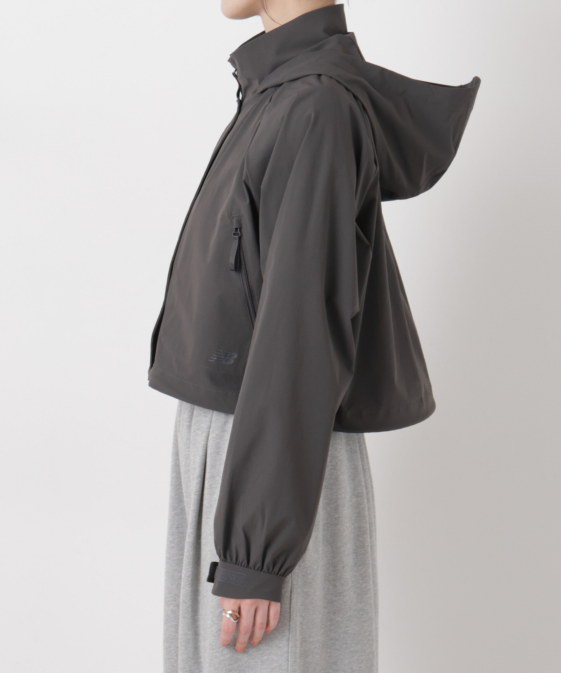 nano･universe「new balance/NB Greyクロップドジャケット」|ブルゾン・スタジャン|