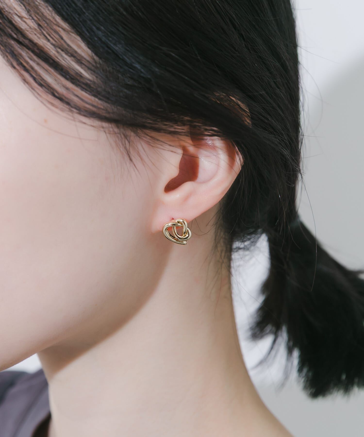 SMELLY「ツイストノットピアス」|ピアス|