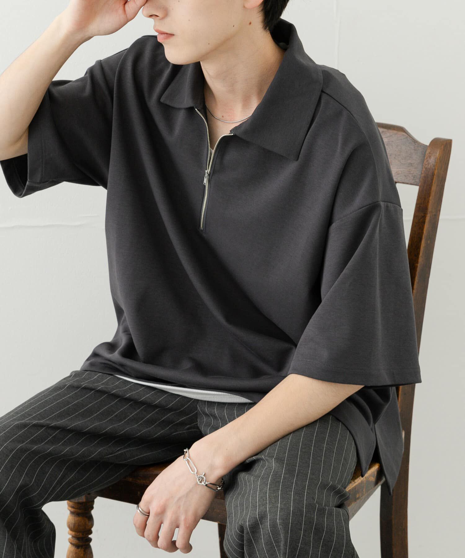 SENSE OF PLACE by URBAN RESEARCH「『ユニセックス』ダンボールポンチハーフジップショートスリーブTシャツ」|Tシャツ・カットソー|チャコールグレー