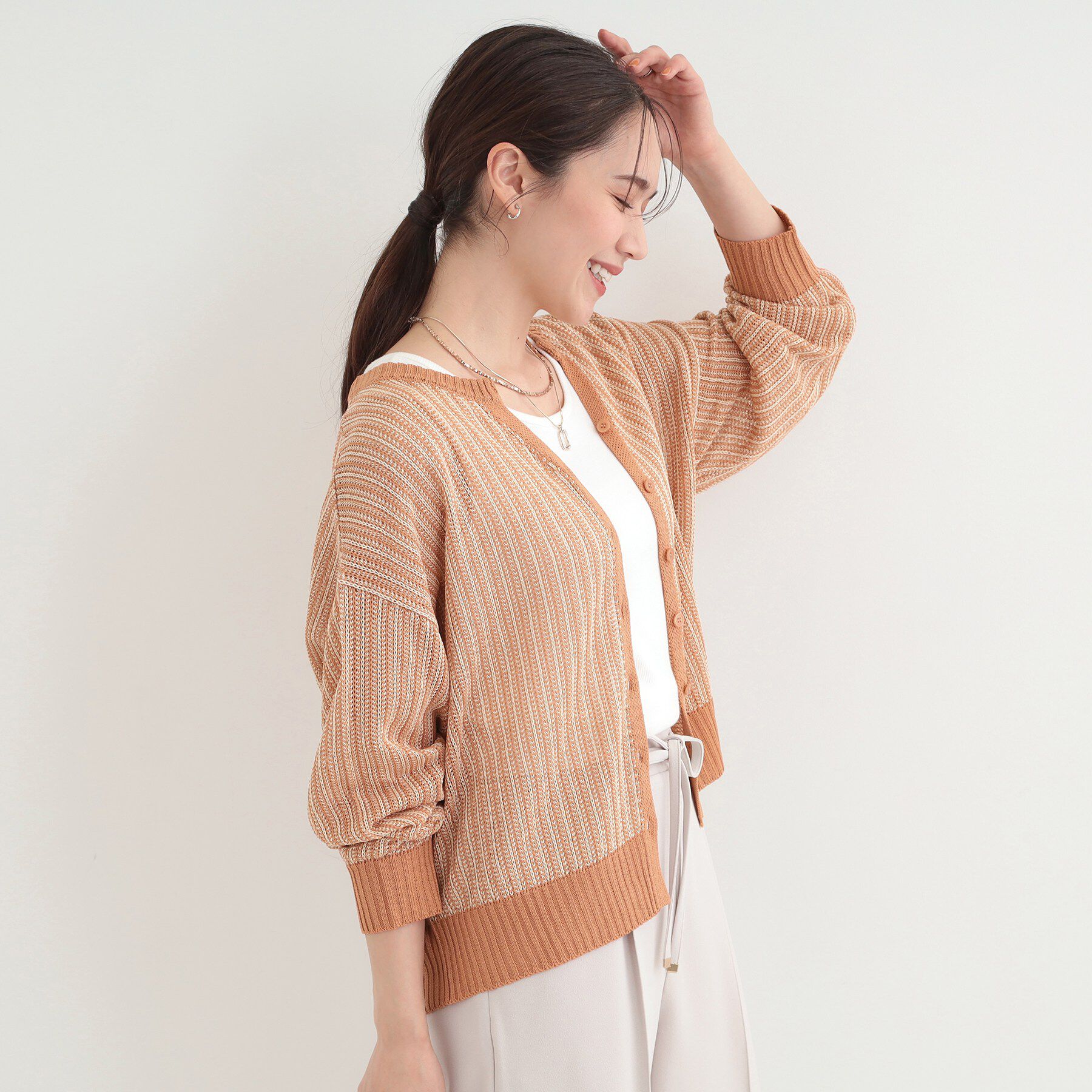 SHOO･LA･RUE「【洗濯機可/S-LL】キーネックでお顔周りすっきり ざっくり編みカーディガン」|カーディガン|