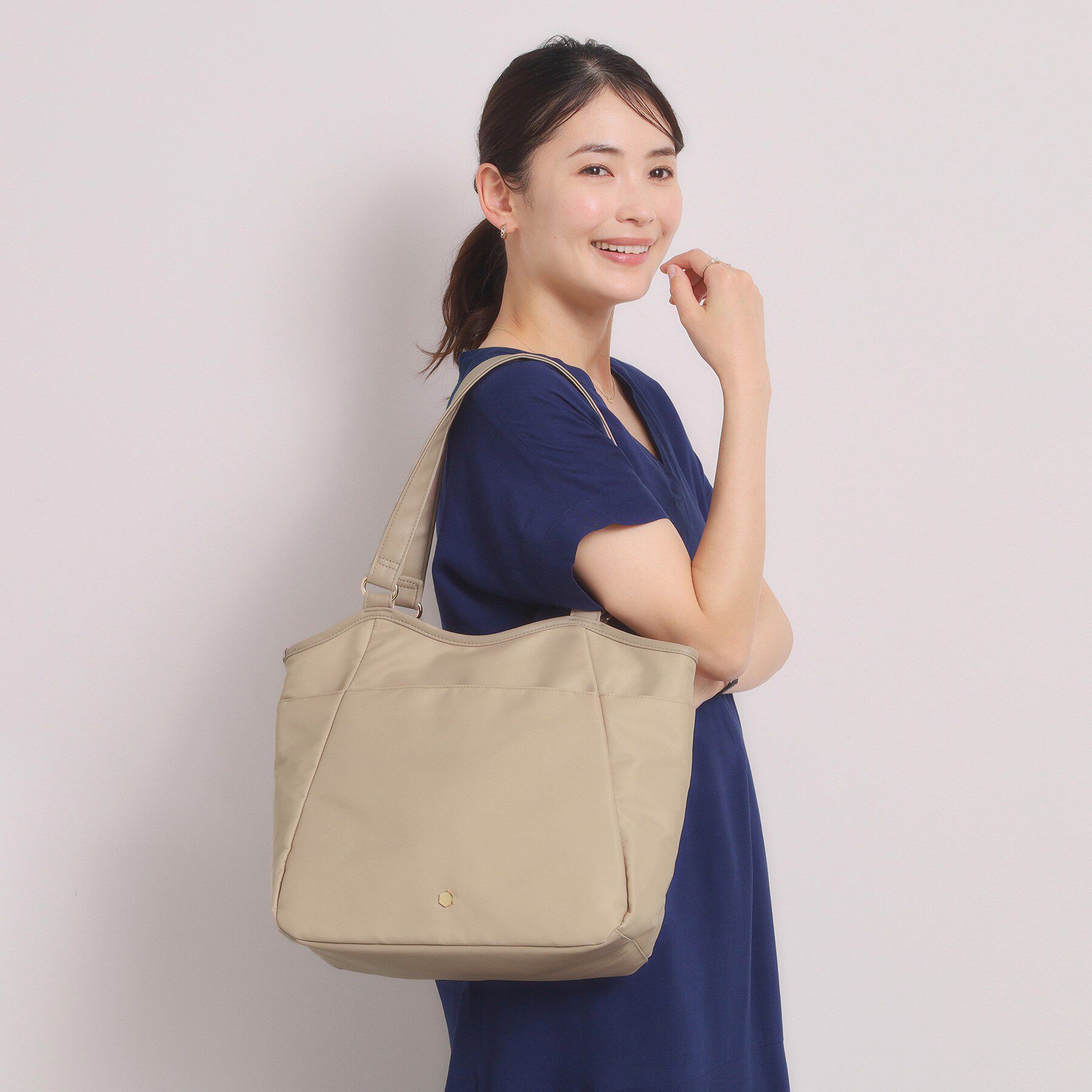 ITS&rsquo;DEMO「撥水12ポケットコンビトート」|トートバッグ|