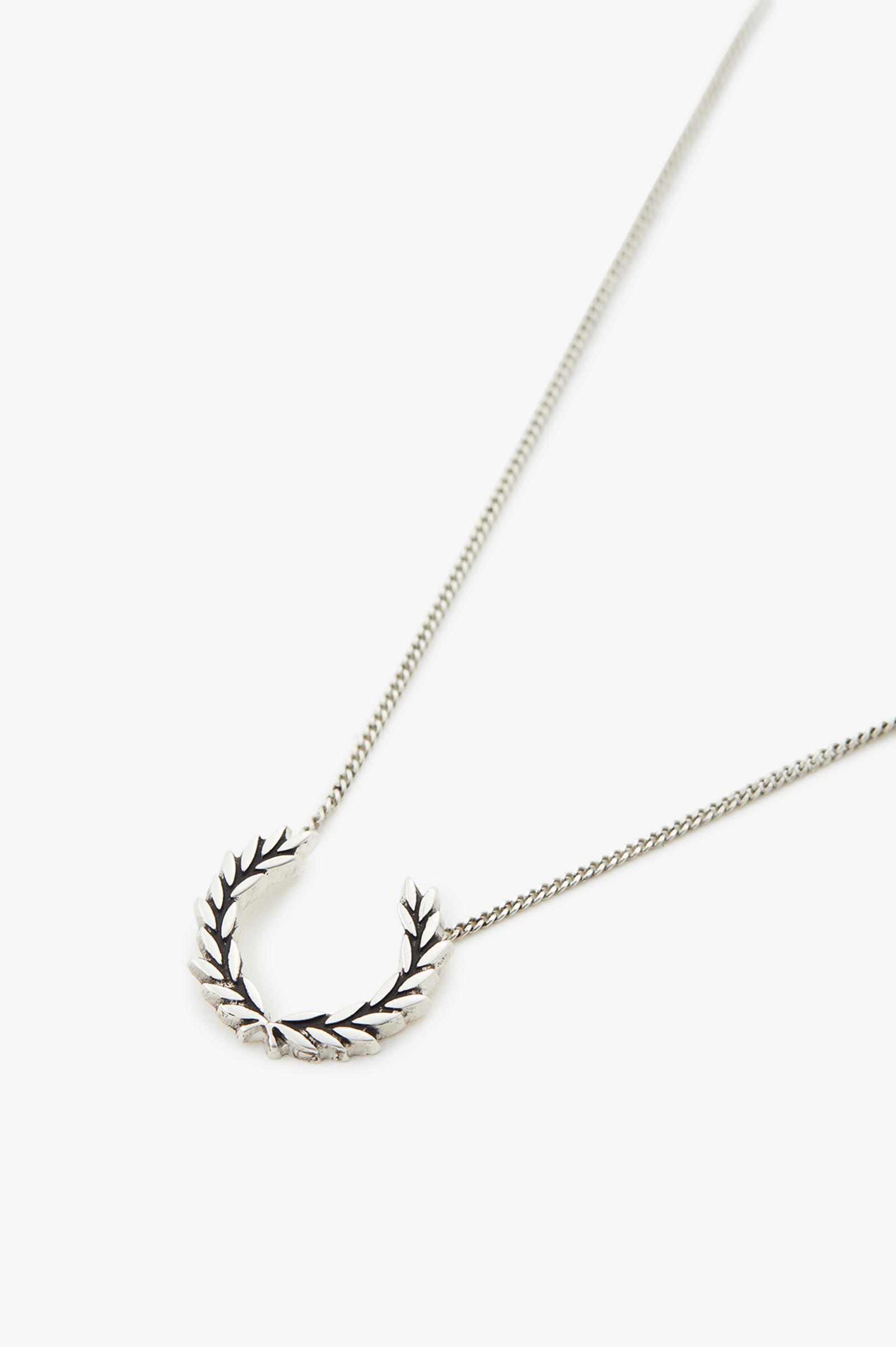 FRED PERRY 「Laurel Wreath Necklace／ローレルリースネックレス」|ネックレス|