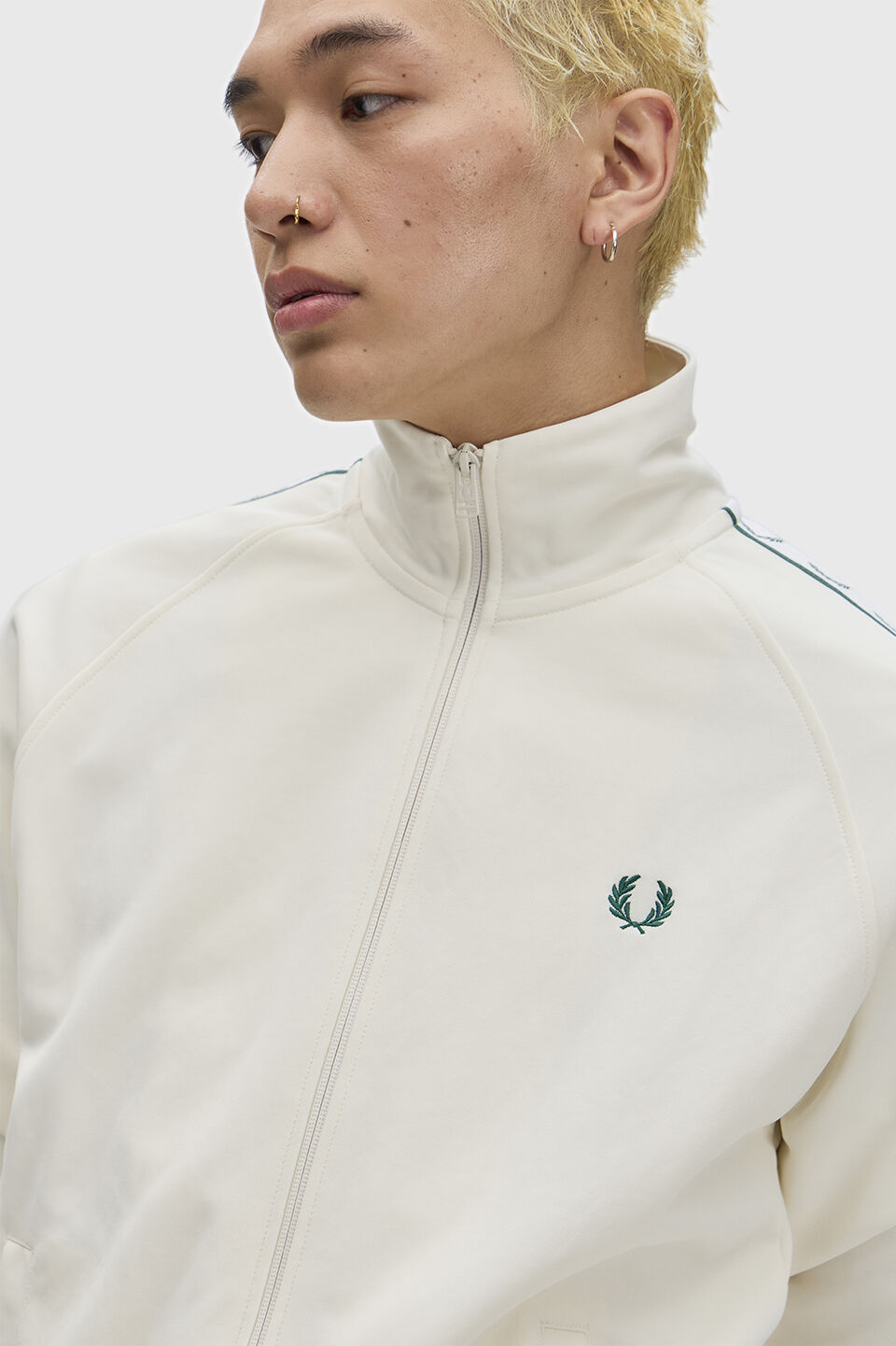 FRED PERRY 「Contrast Tape Track Jacket／フレッドペリー コントラストテープトラックジャケット」|ブルゾン・スタジャン|
