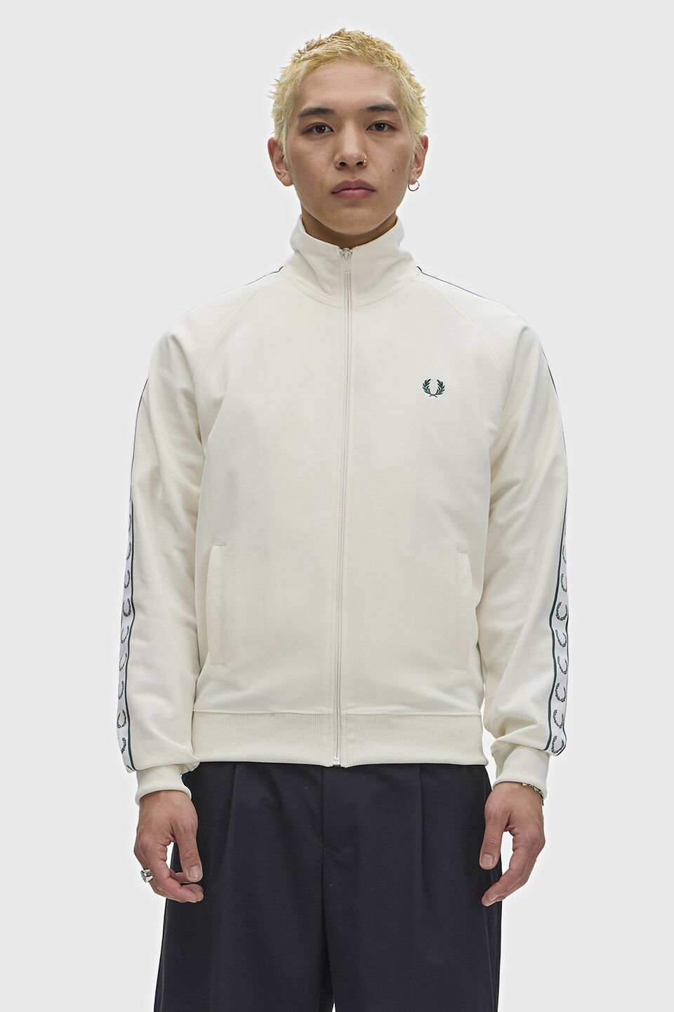 FRED PERRY 「Contrast Tape Track Jacket／フレッドペリー コントラストテープトラックジャケット」|ブルゾン・スタジャン|