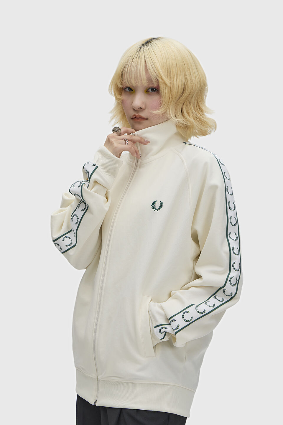 FRED PERRY 「Contrast Tape Track Jacket／フレッドペリー コントラストテープトラックジャケット」|ブルゾン・スタジャン|