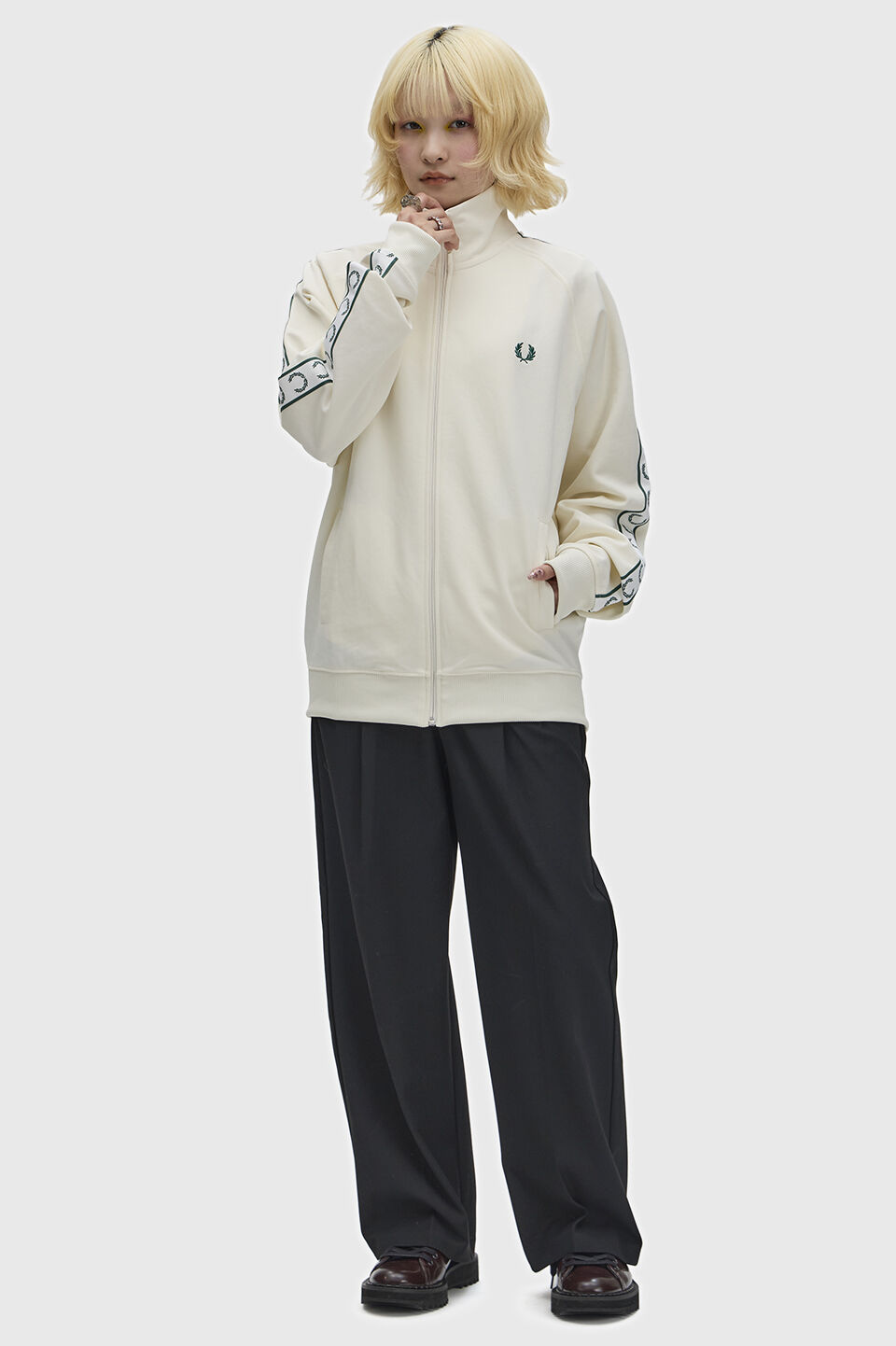 FRED PERRY 「Contrast Tape Track Jacket／フレッドペリー コントラストテープトラックジャケット」|ブルゾン・スタジャン|
