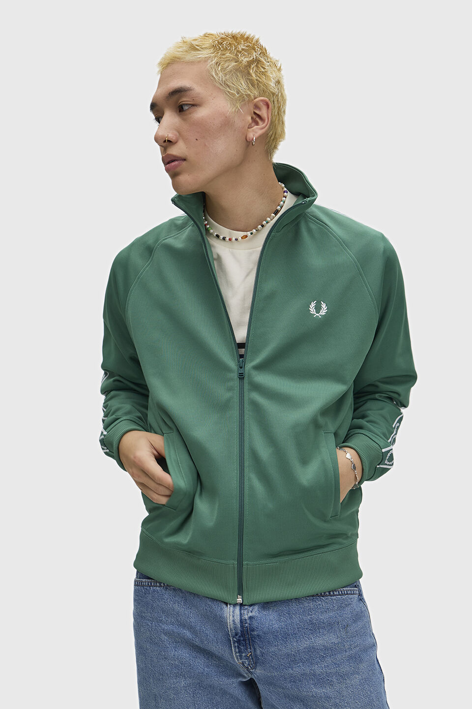 FRED PERRY 「Contrast Tape Track Jacket／フレッドペリー コントラストテープトラックジャケット」|ブルゾン・スタジャン|