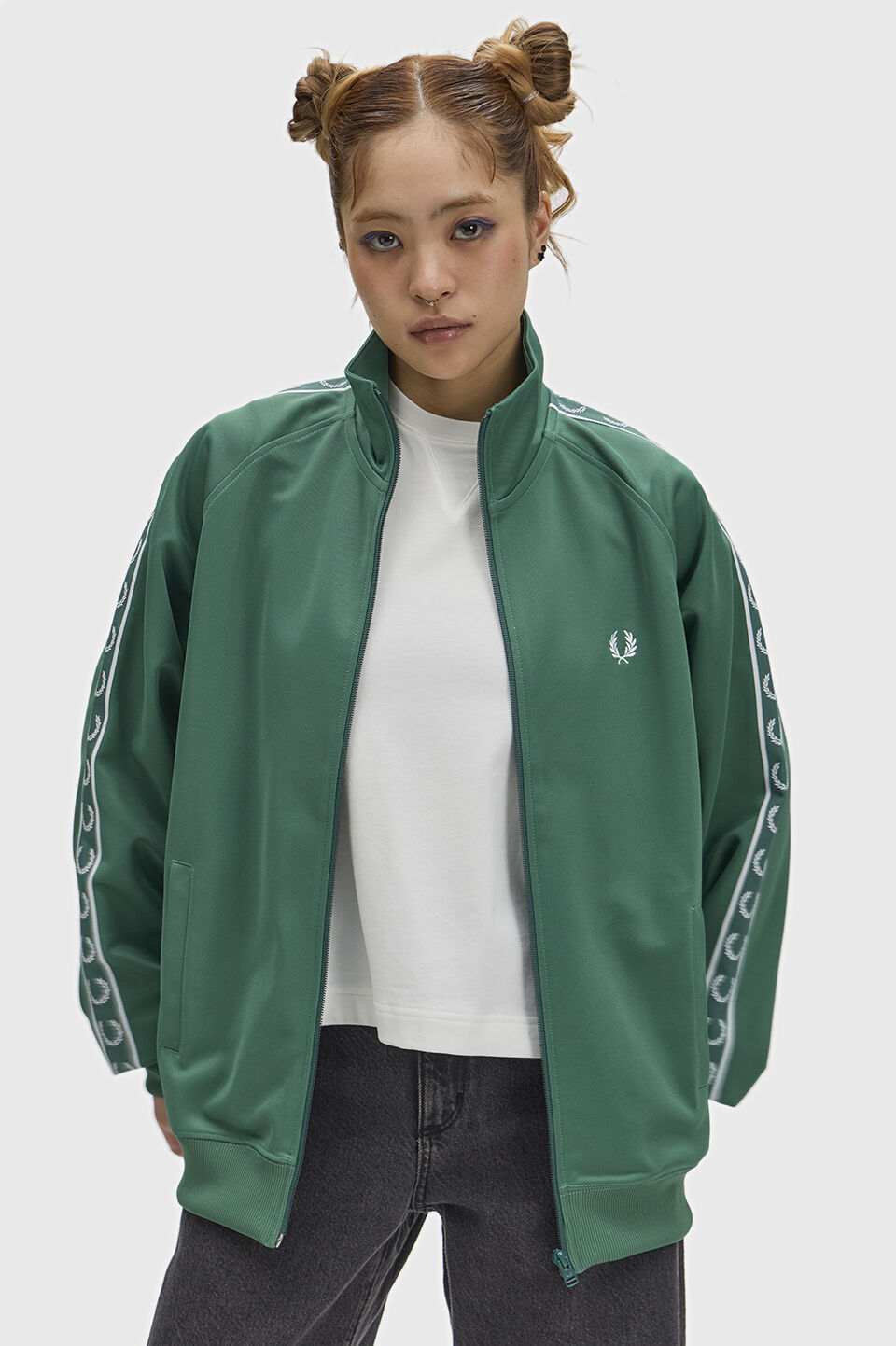 FRED PERRY 「Contrast Tape Track Jacket／フレッドペリー コントラストテープトラックジャケット」|ブルゾン・スタジャン|