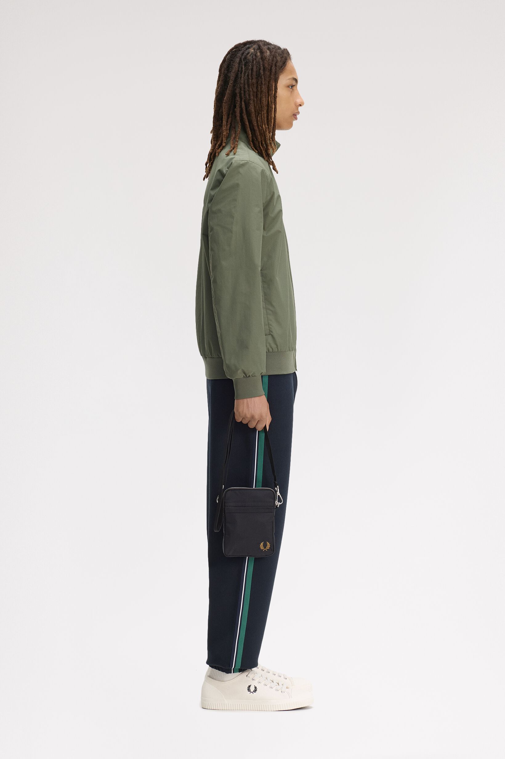 FRED PERRY 「BRENTHAM SMALL SIDE BAG／ブレンサムスモールサイドバッグ」|ショルダー・メッセンジャー|
