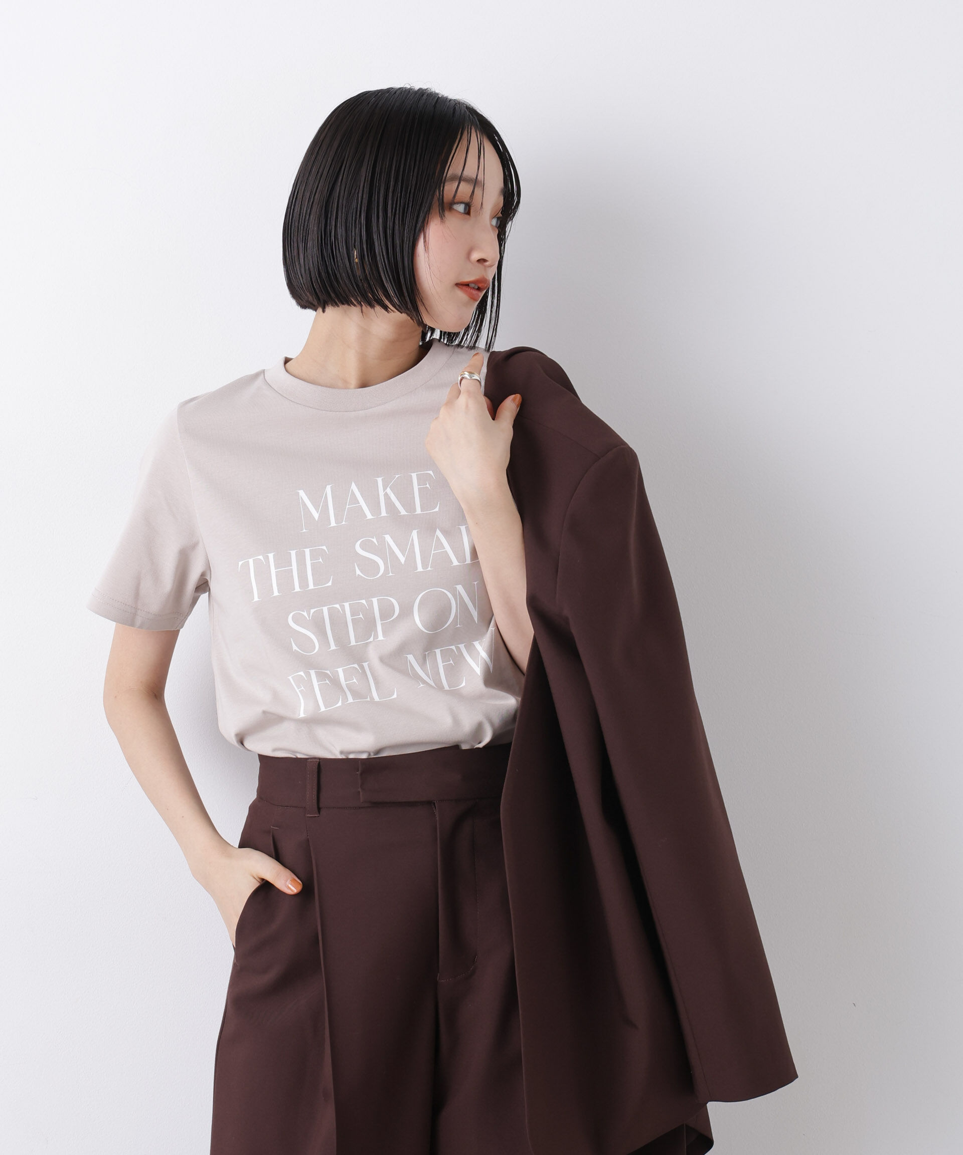 nano･universe「接触冷感&紫外線防止機能 ロゴプリントTシャツ」|Tシャツ・カットソー|グレージュ3