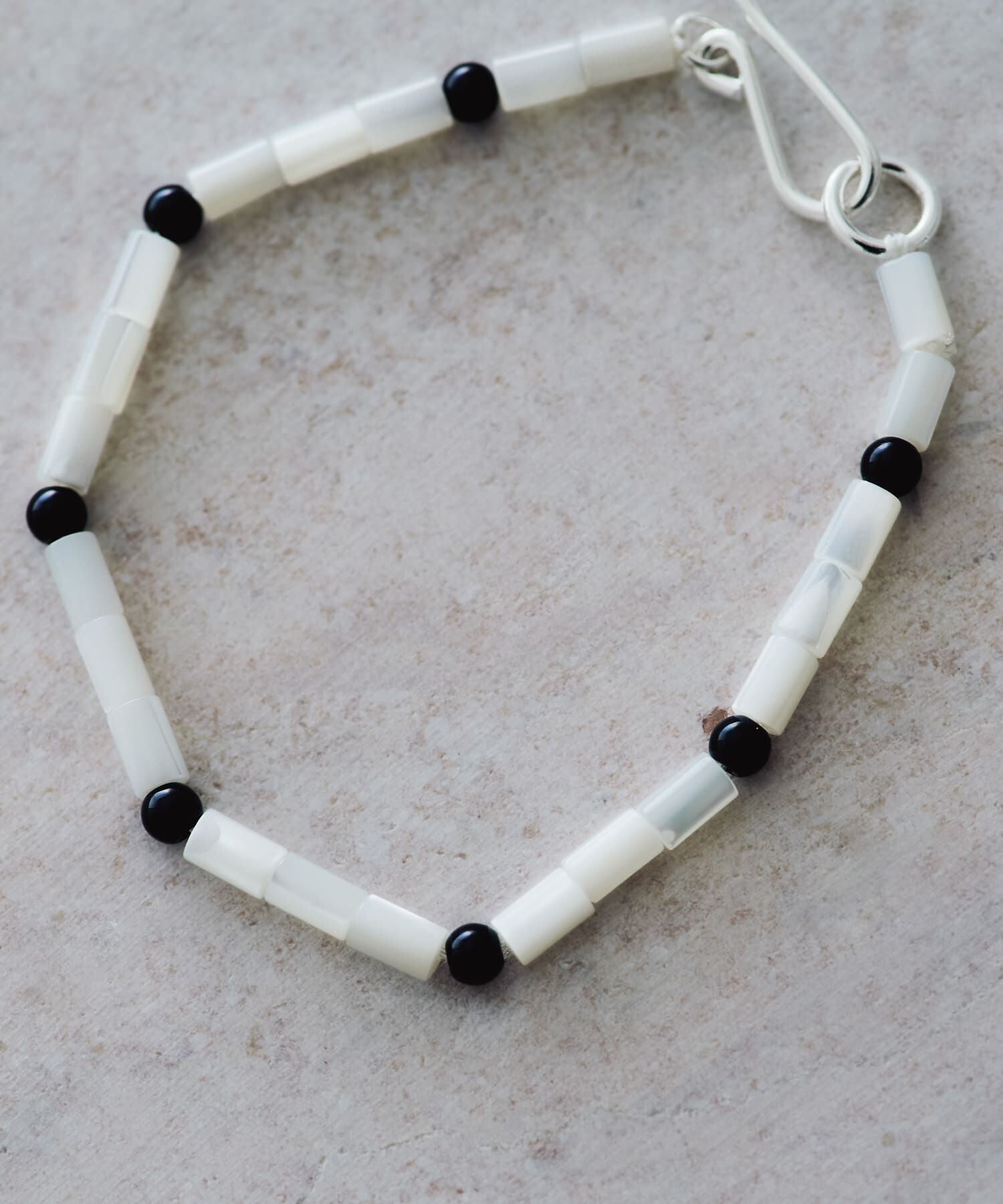 SMELLY「SMELLY so&rsquo;　sheill onyx bracelet」|ブレスレット・バングル|