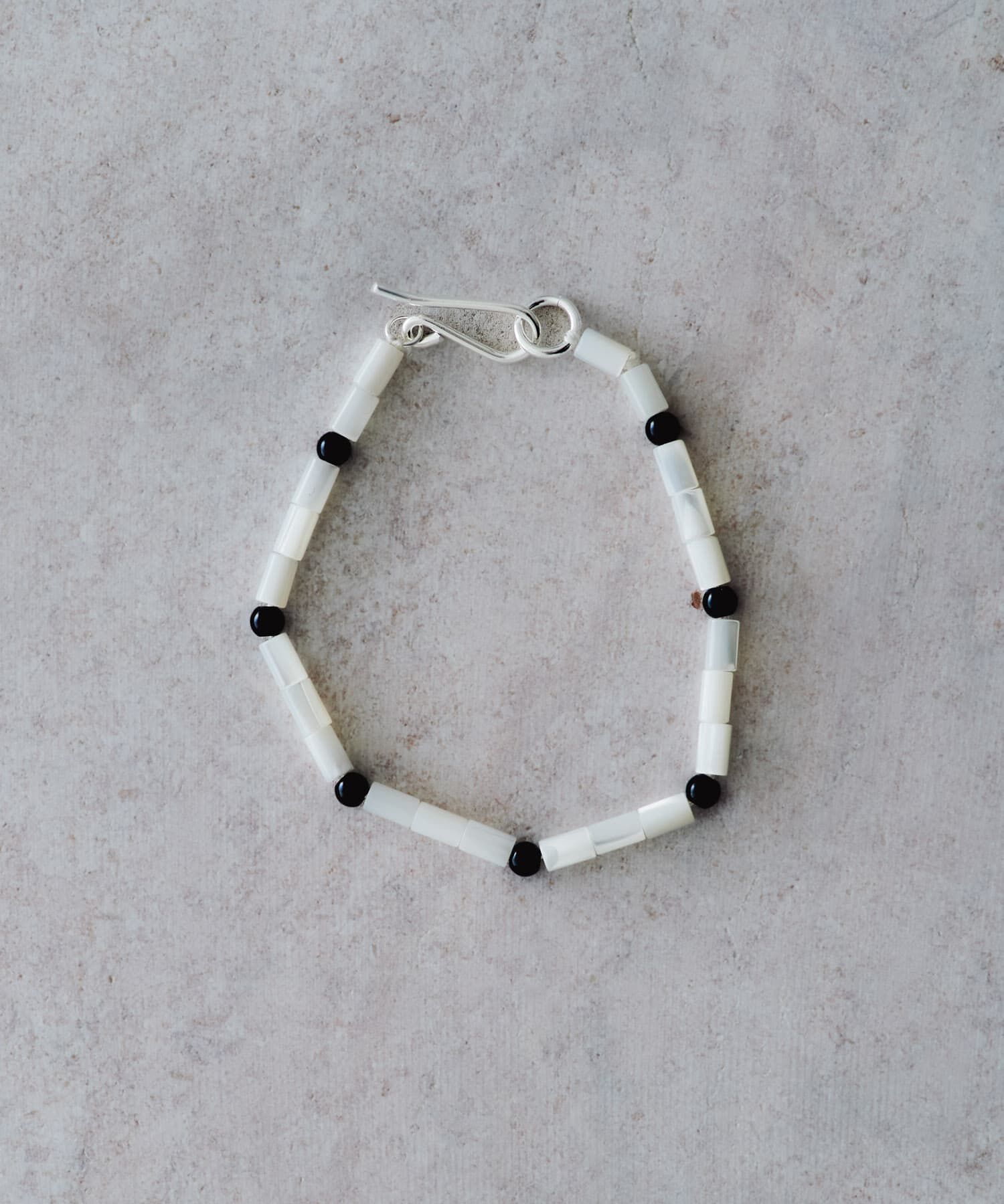 SMELLY「SMELLY so&rsquo;　sheill onyx bracelet」|ブレスレット・バングル|