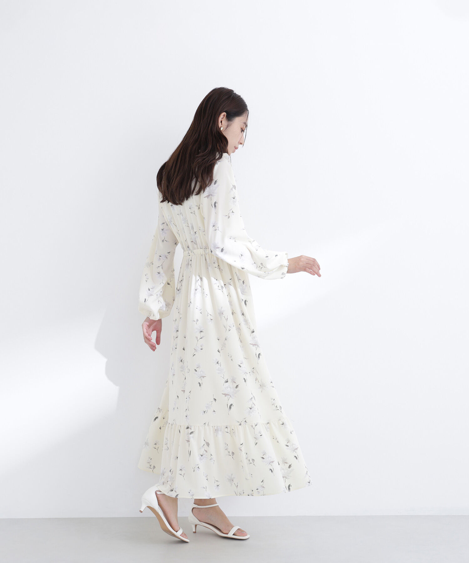  「ラッフルフラワープリントワンピース」|ワンピース|