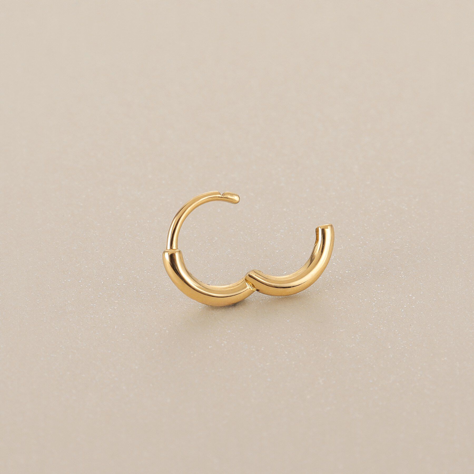 COCOSHNIK「K18丸線 中折れピアス」|ピアス|