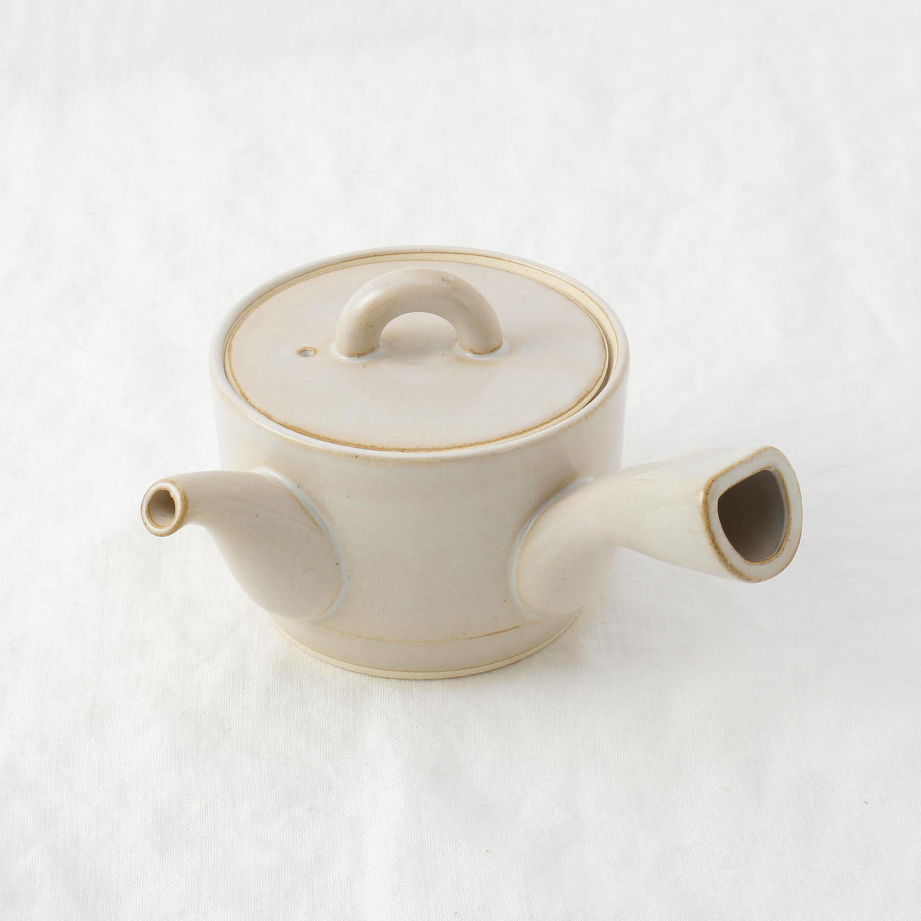 212 KITCHEN STORE「波佐見焼 土もの急須 白 ＜ハレとケ＞」|食器・キッチングッズ|その他