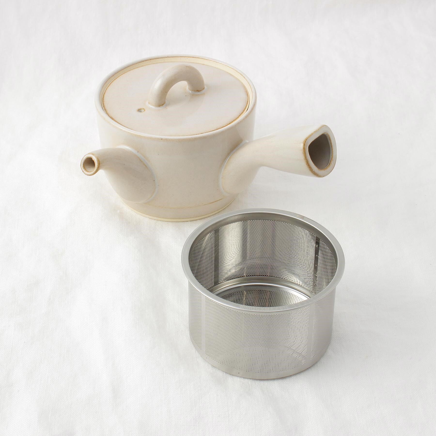 212 KITCHEN STORE「波佐見焼 土もの急須 白 ＜ハレとケ＞」|食器・キッチングッズ|