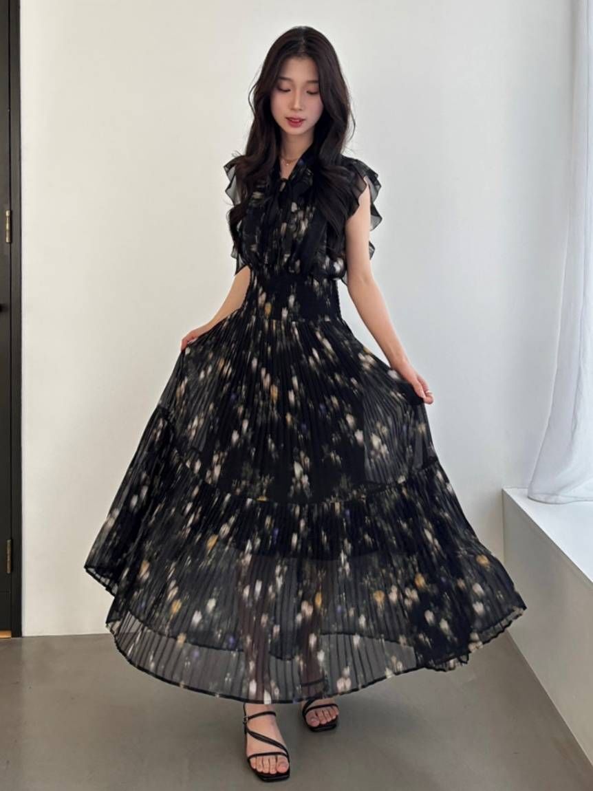 SNIDEL「【販路限定サイズあり】Sustainableフリルプリーツワンピース」|ワンピース|BLK