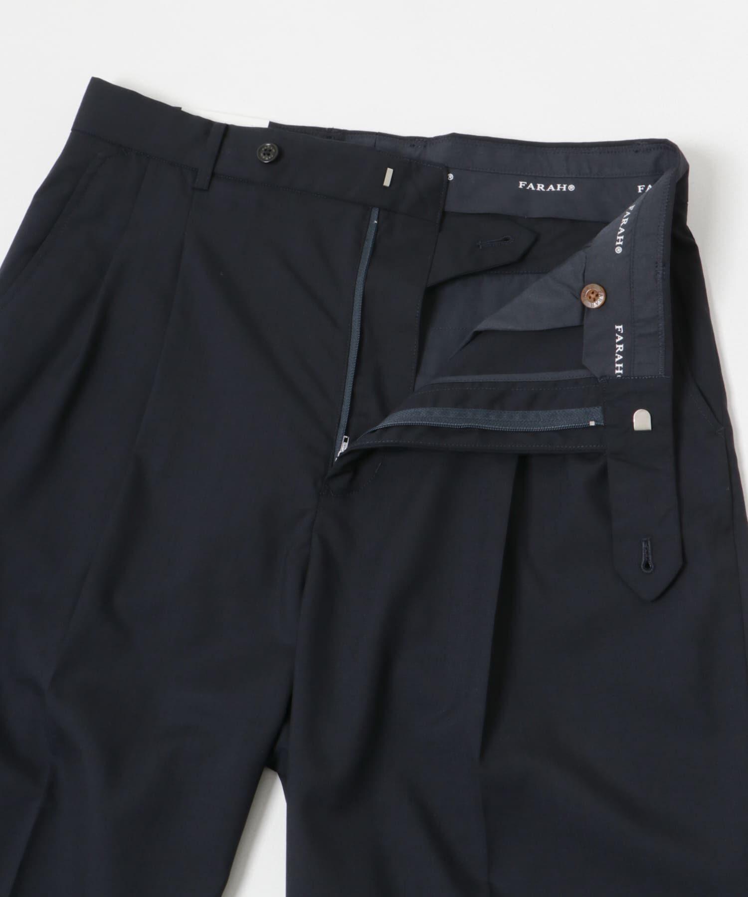 URBAN RESEARCH「FARAH　Out Tuck Wide Tapered PANTS」|その他|