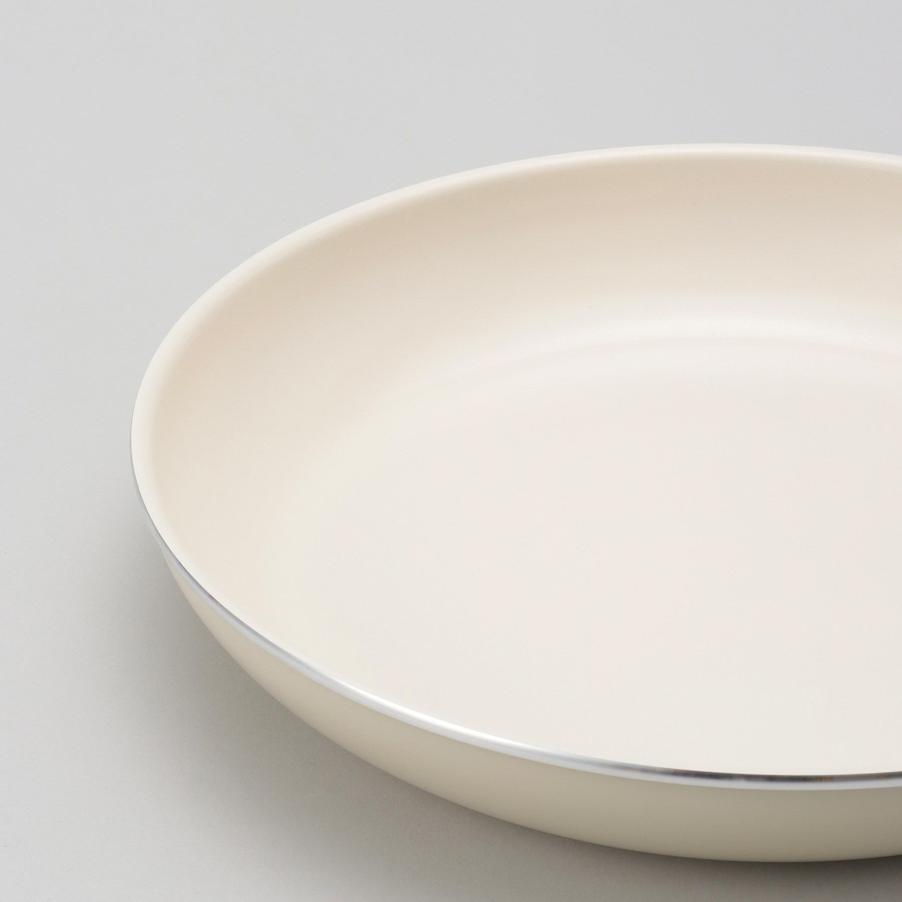 212 KITCHEN STORE「ストゥディオ フライパン 28cm WH ＜GreenPan グリーンパン＞」|食器・キッチングッズ|