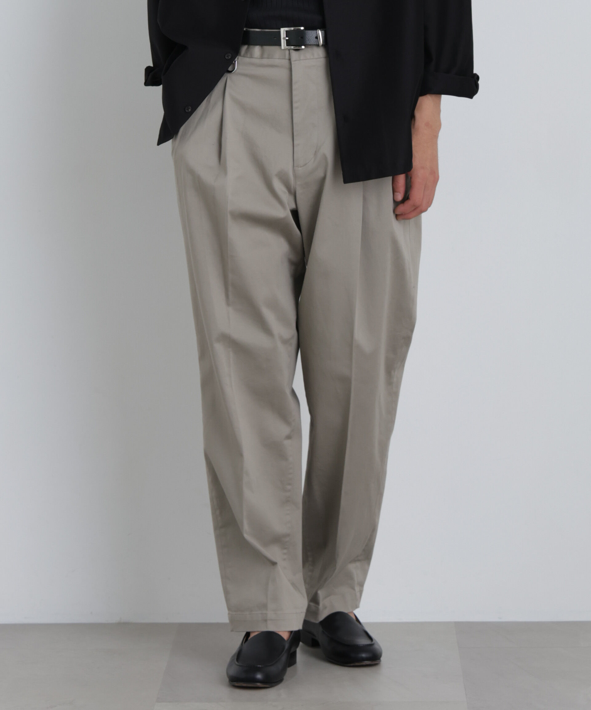 nano･universe「NewOnTrousers ウォッシュサテンWIde テーパー」|チノ|グレーベージ 2