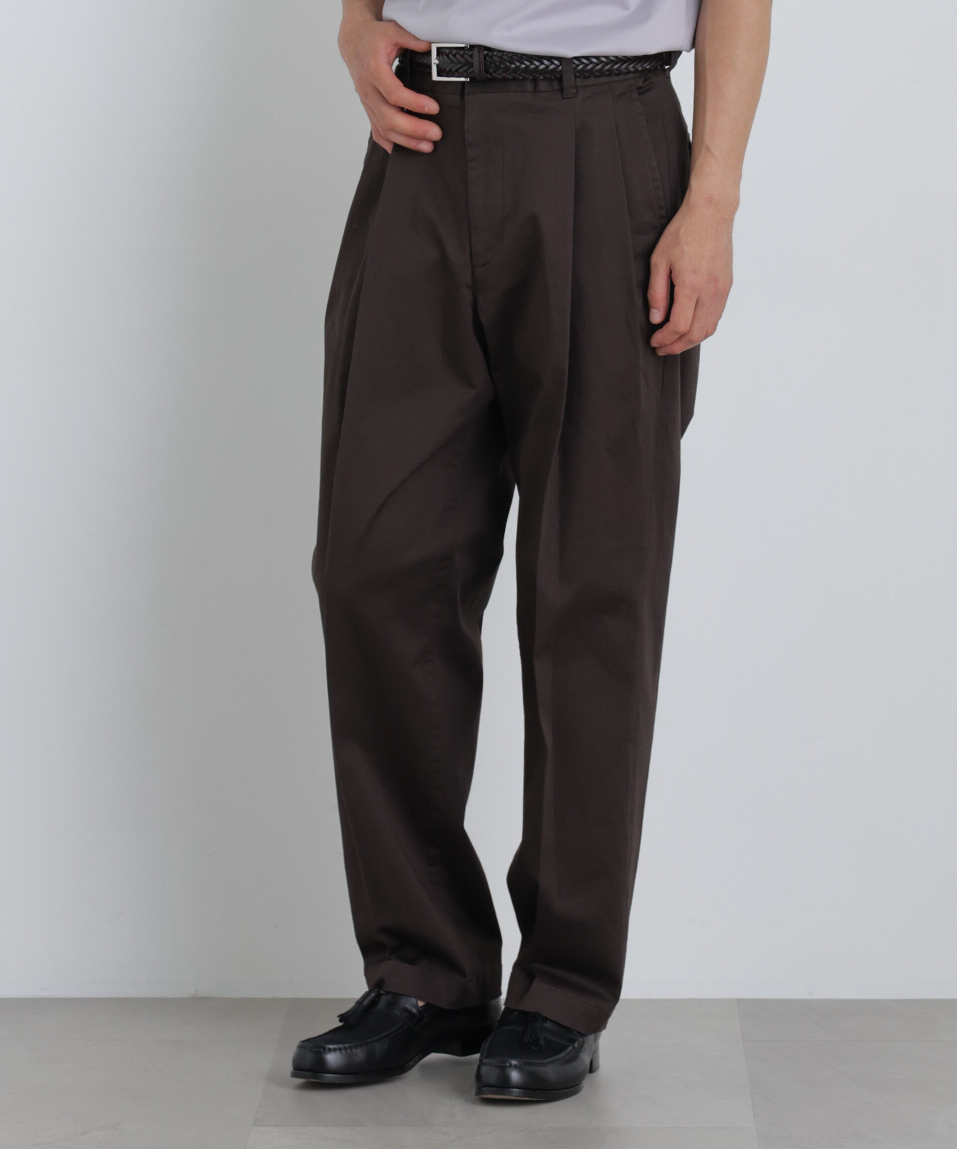 nano･universe「NewOnTrousers ウォッシュサテンWIde テーパー」|チノ|D.ブラウン2