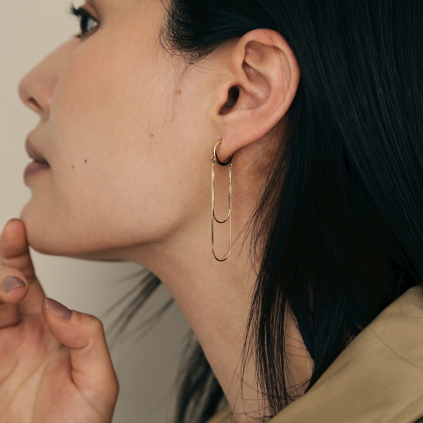 COCOSHNIK「K10コンパクトドレープ中折れ フープピアス」|ピアス|