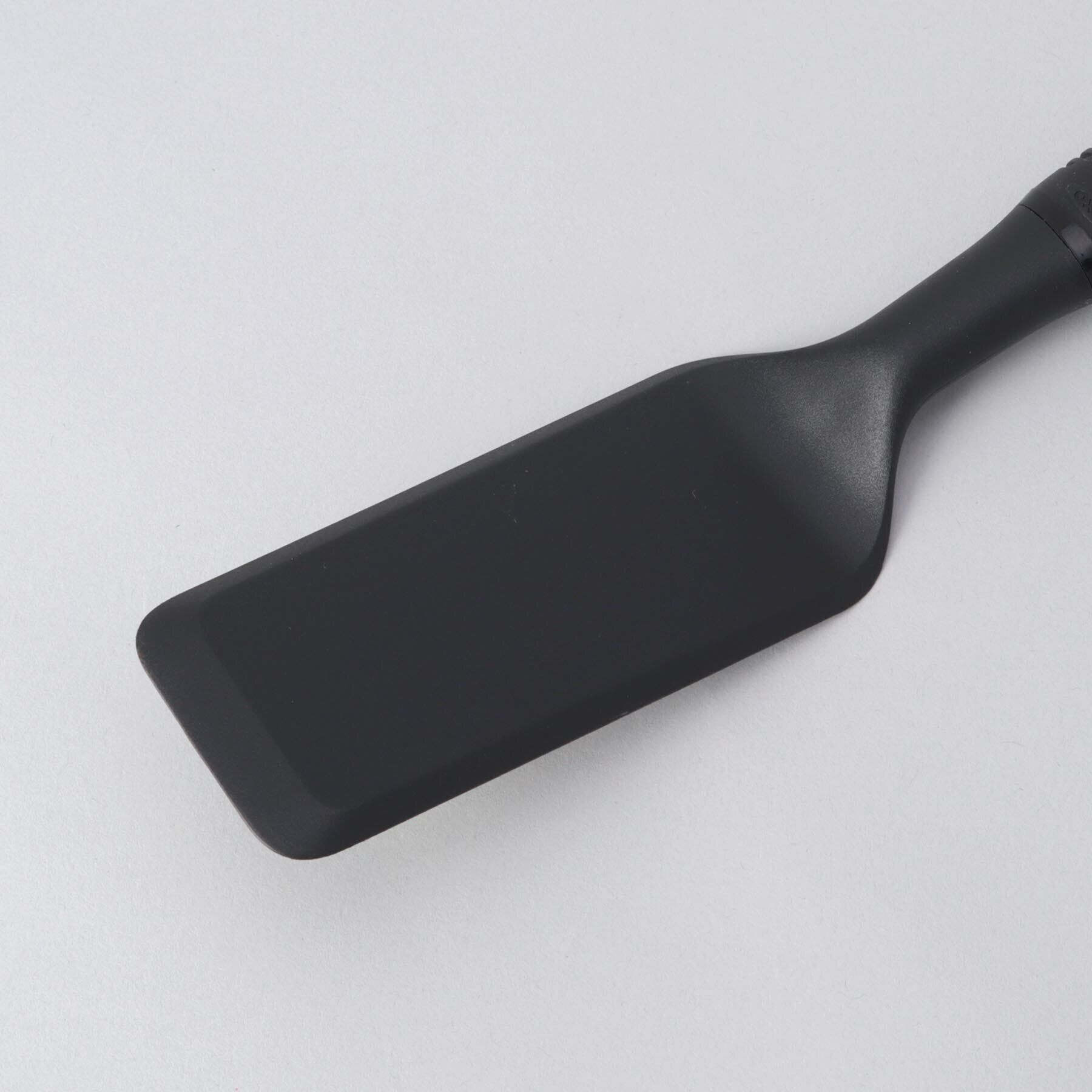 212 KITCHEN STORE「ナイロンカット＆サーブターナー ＜OXO オクソー＞」|食器・キッチングッズ|