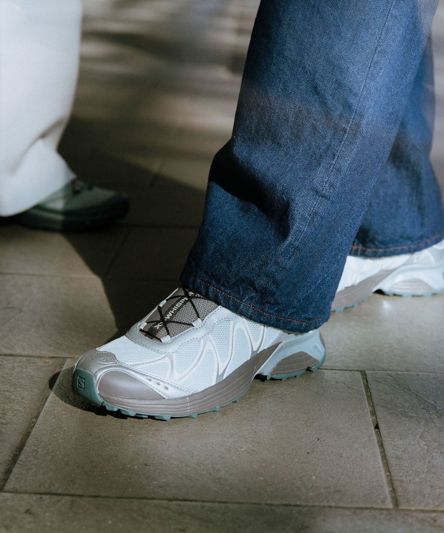 URBAN RESEARCH「『26-30サイズ』SALOMON　EXCLUSIVE XT-WHISPER」|スニーカー|