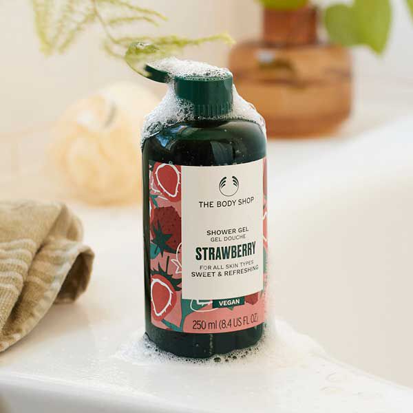 THE BODY SHOP「シャワージェル ストロベリー 250mL」|ボディクレンジング|